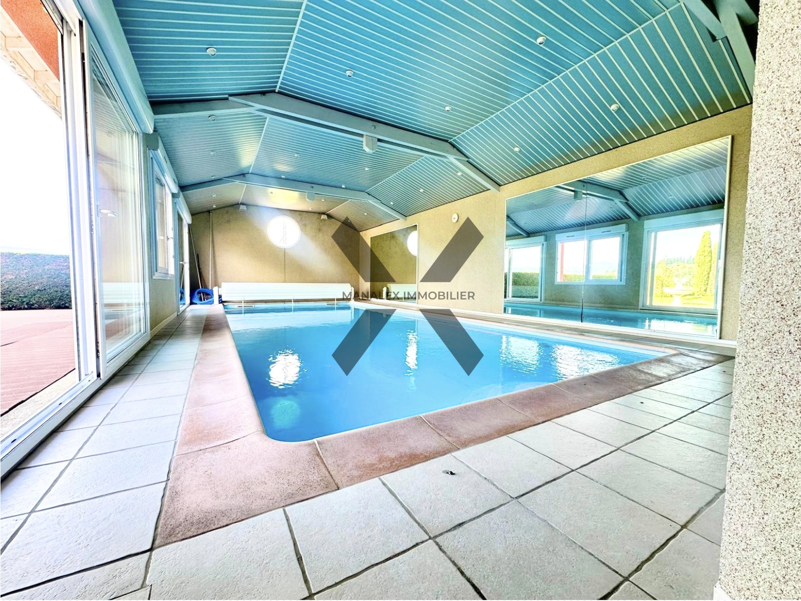 MAISON - 133m2 habitable - 3 chambres - Piscine - Jardin — photo 7
