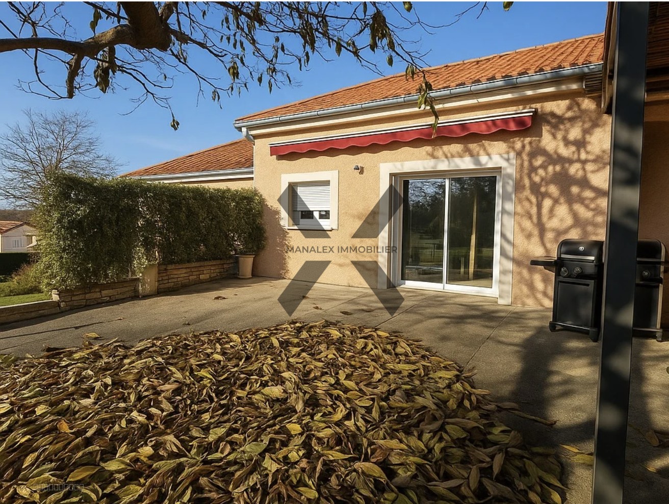 Commelle-Vernay - Villa - 4 chambres - Jardin - Piscine — photo 12