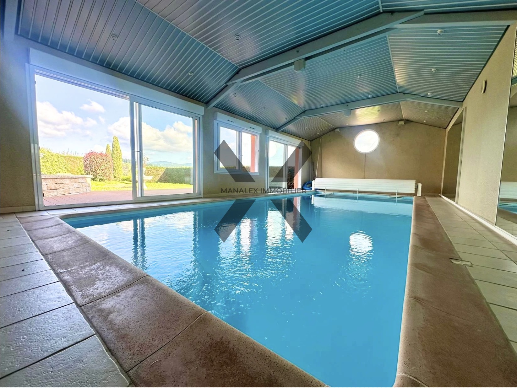 MAISON - 133m2 habitable - 3 chambres - Piscine - Jardin — photo 2