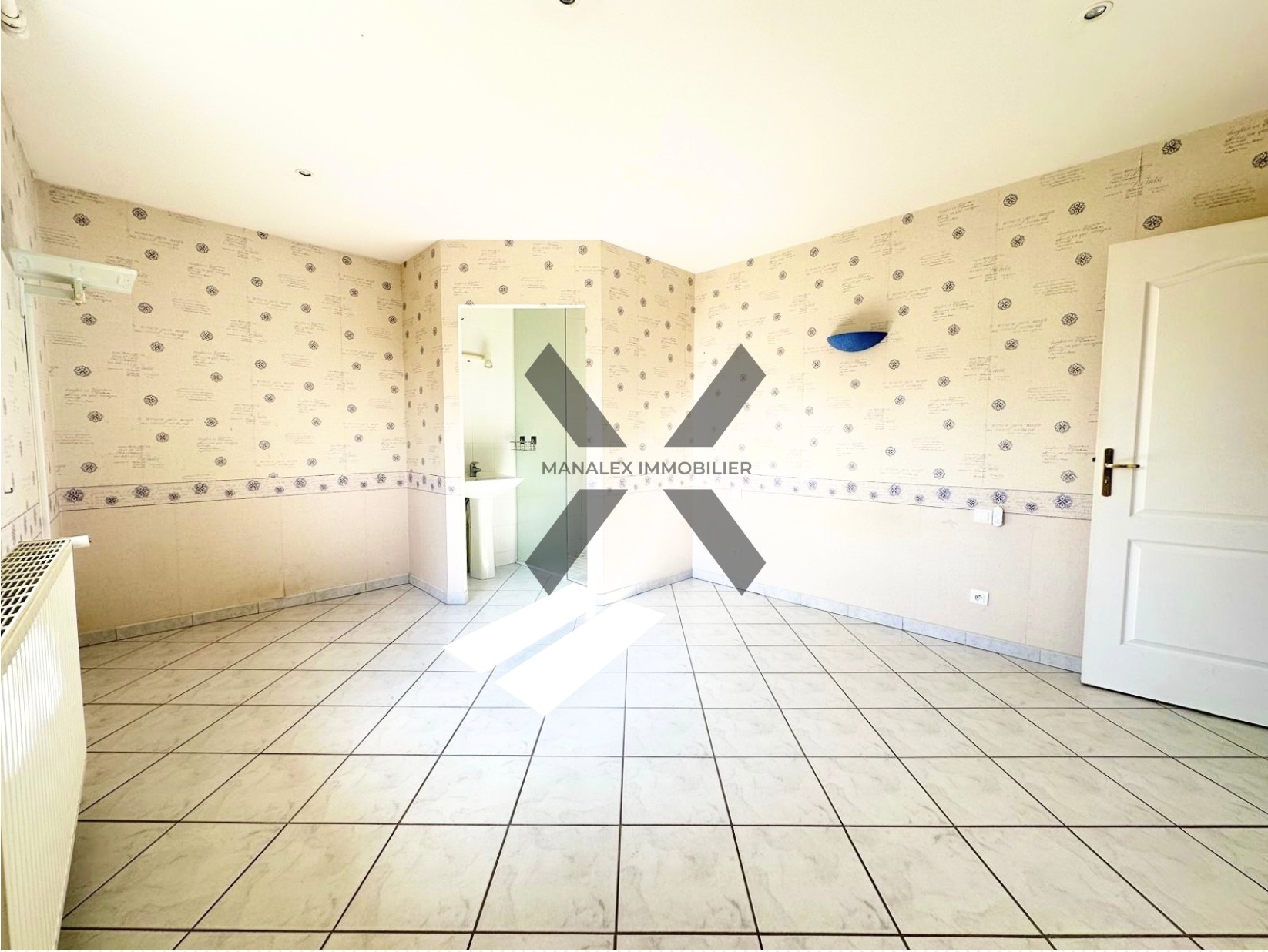 MAISON - 133m2 habitable - 3 chambres - Piscine - Jardin — photo 8