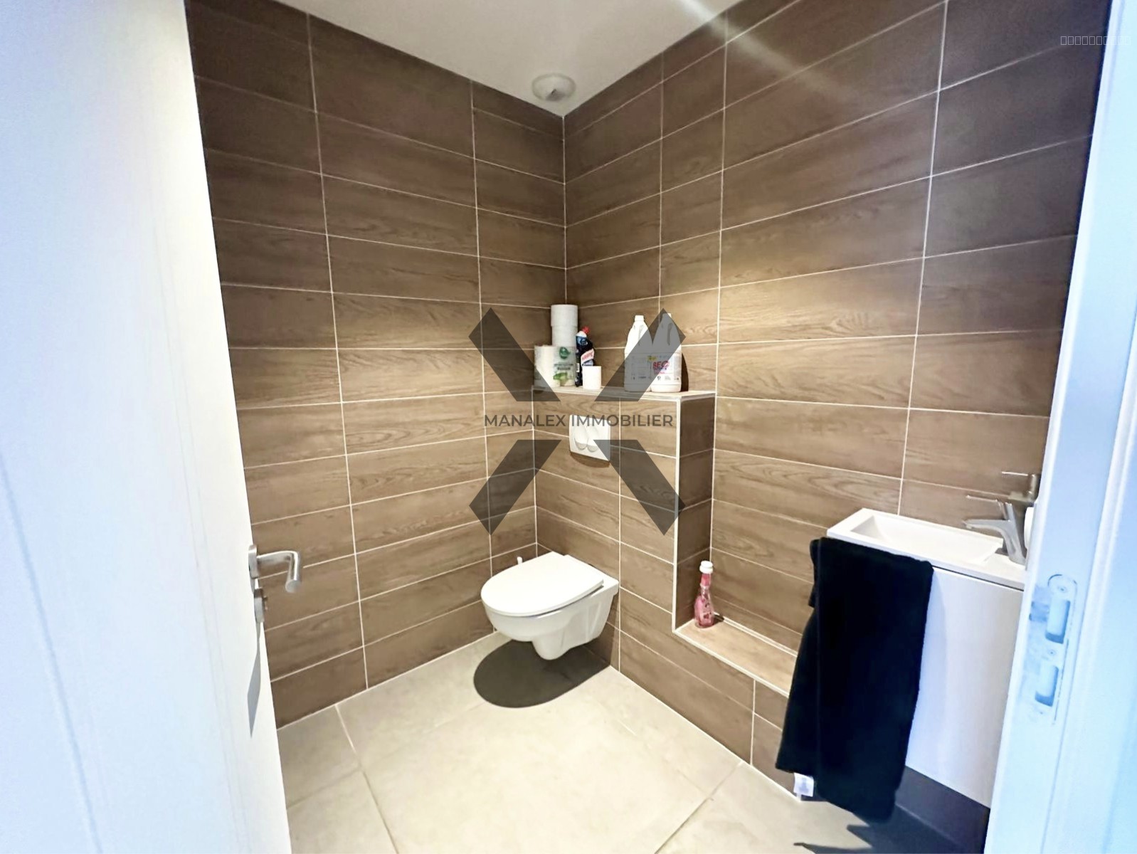 SUPERBE LOFT 145 M2 A RIORGES — photo 11