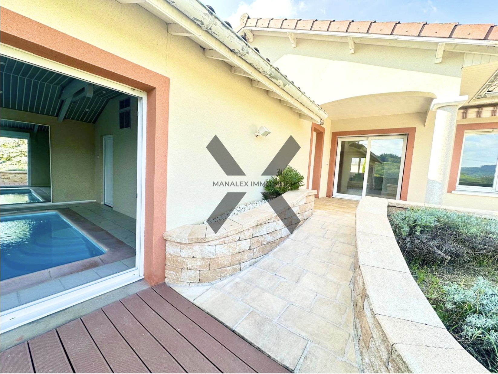 MAISON - 133m2 habitable - 3 chambres - Piscine - Jardin — photo 4