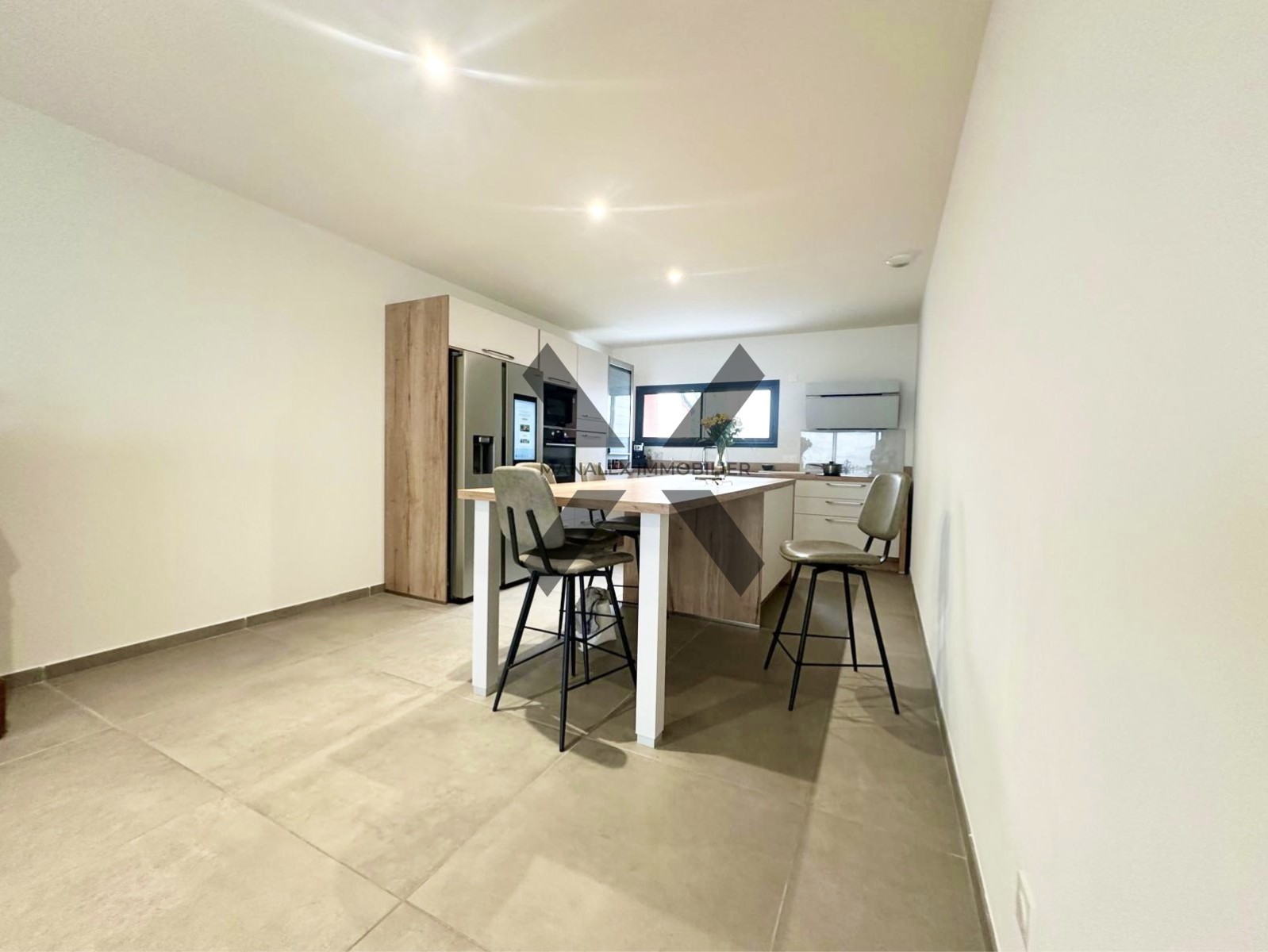 SUPERBE LOFT 145 M2 A RIORGES — photo 4