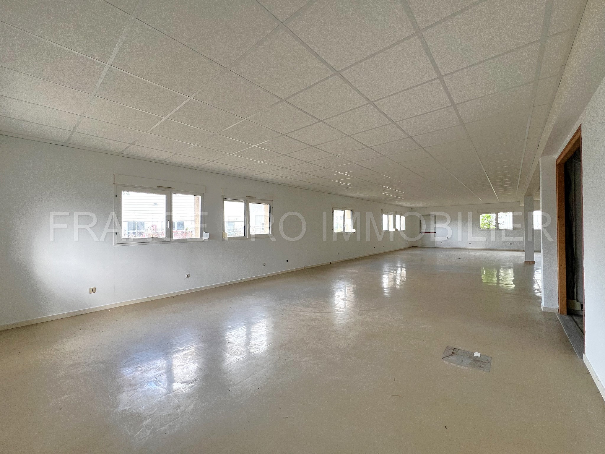 Bâtiment à usage de bureaux 735 m2 Z.A CHERBOURG EN COTENTIN — photo 7