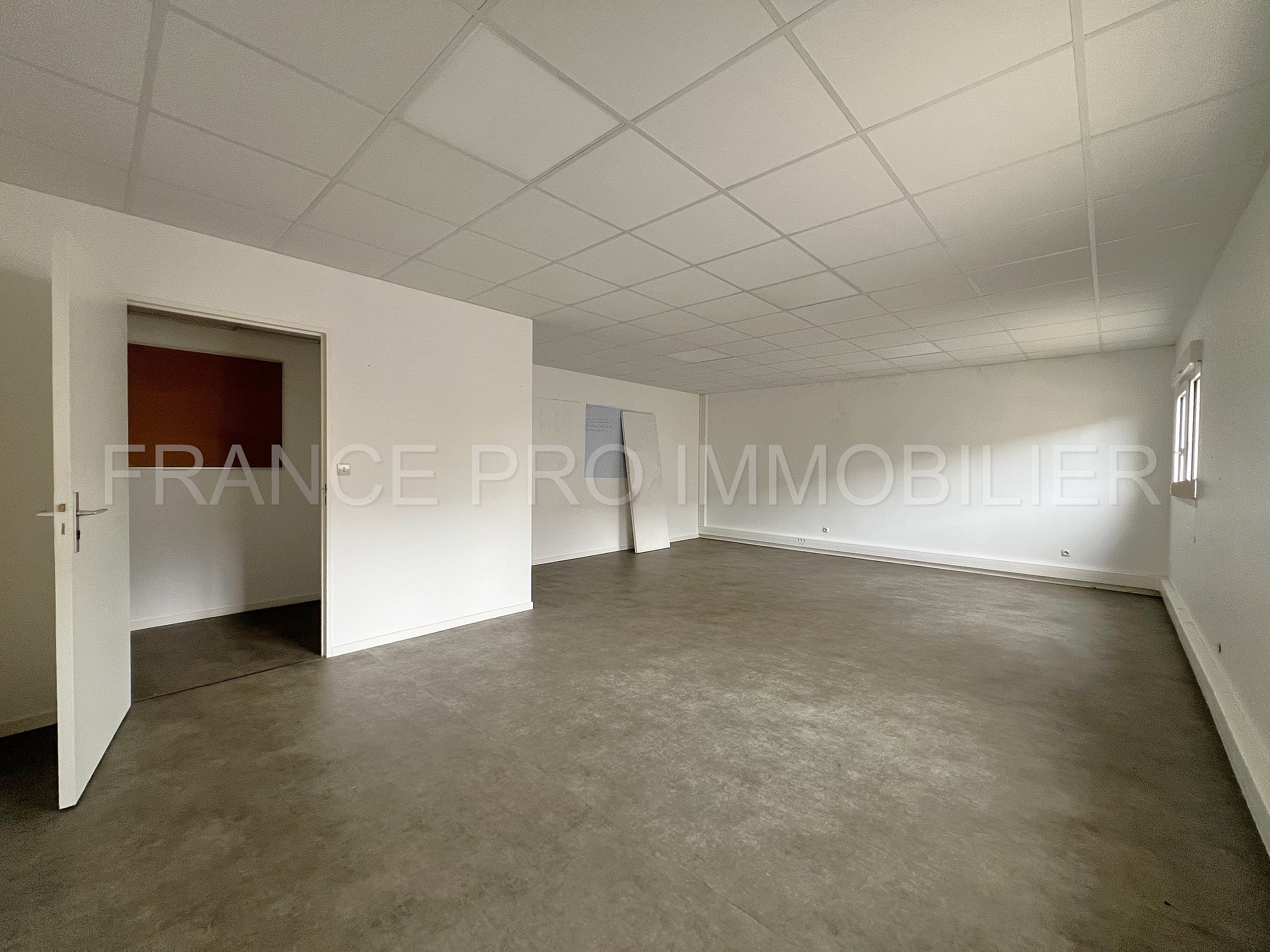 Bâtiment à usage de bureaux 735 m2 Z.A CHERBOURG EN COTENTIN — photo 17