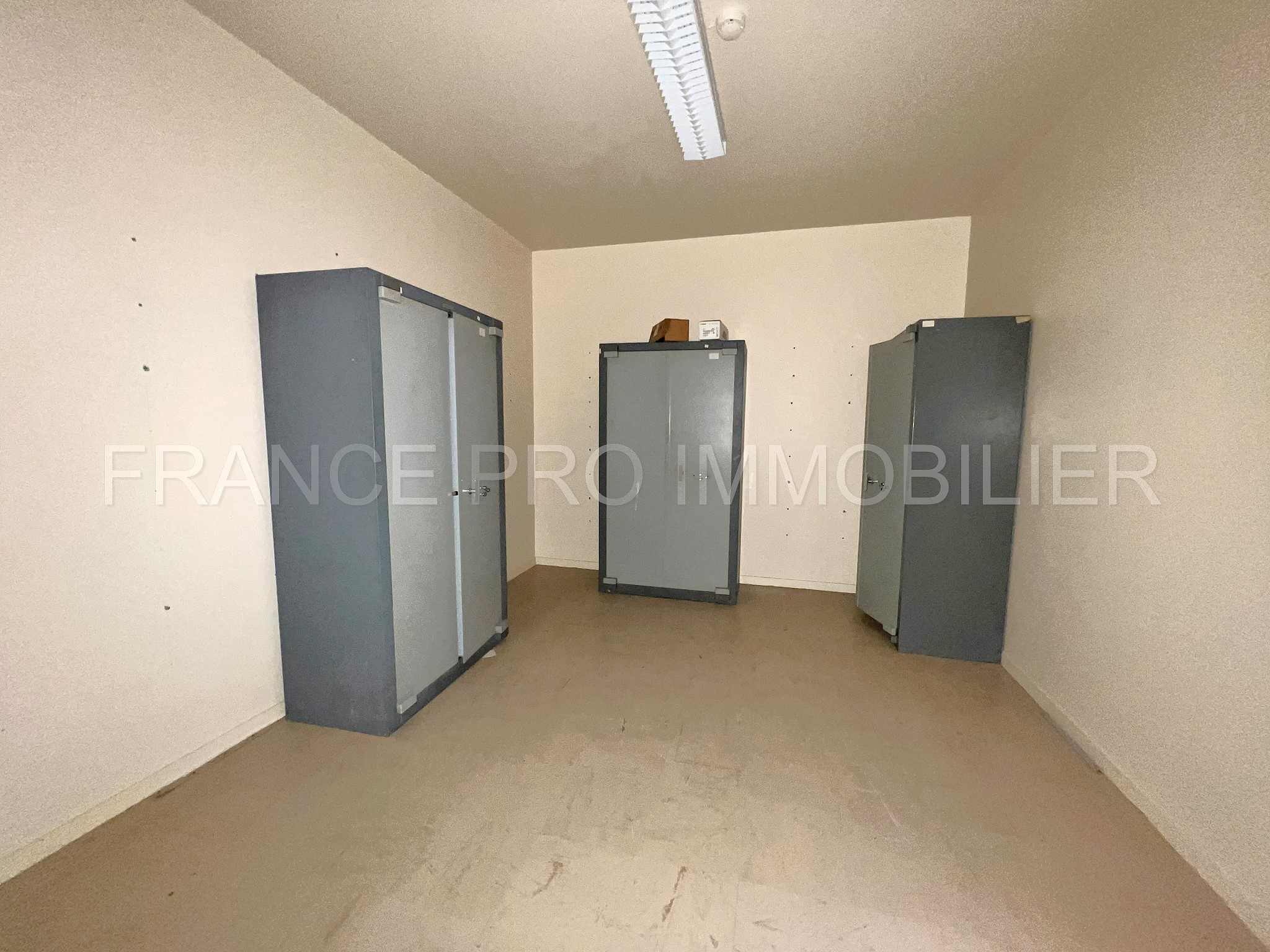 Bâtiment à usage de bureaux 735 m2 Z.A CHERBOURG EN COTENTIN — photo 15
