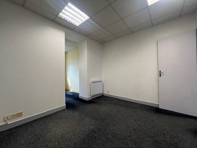 BUREAUX 70 M2 CHERBOURG CENTRE — photo 4