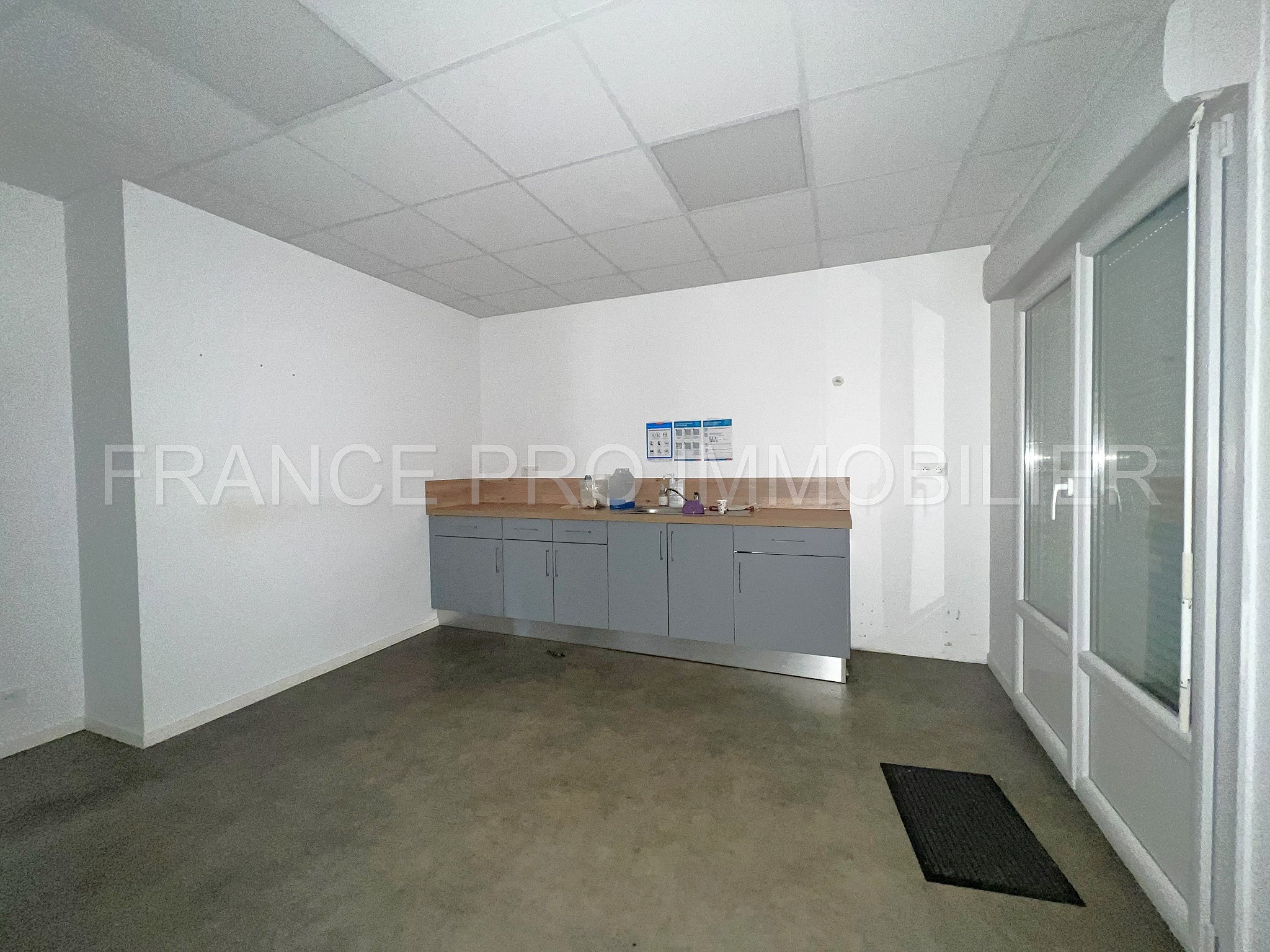 Bâtiment à usage de bureaux 735 m2 Z.A CHERBOURG EN COTENTIN — photo 13