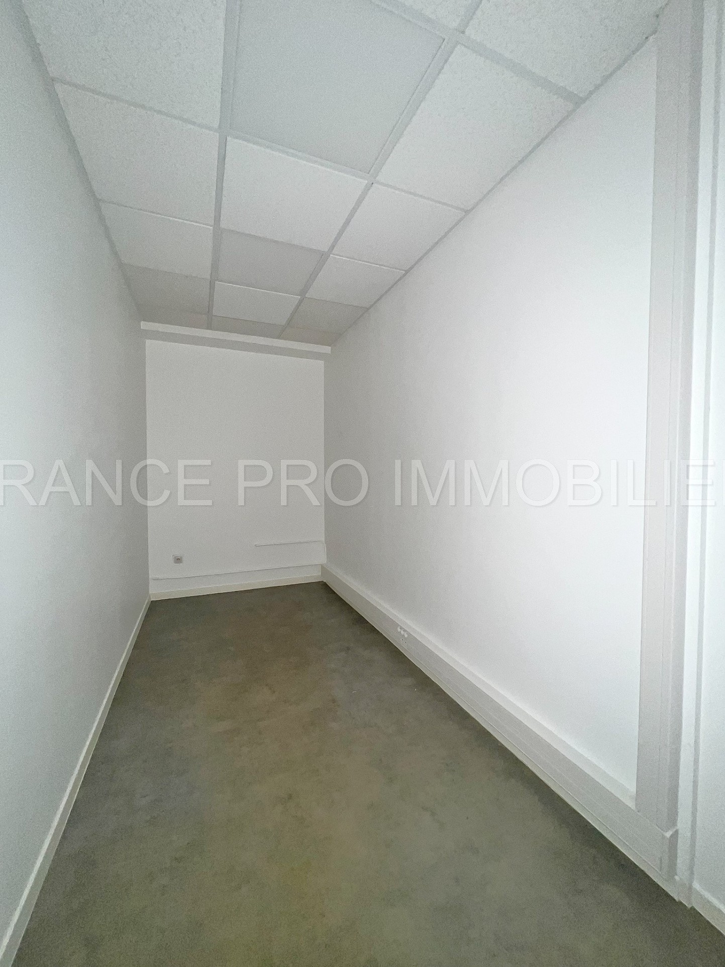 Bâtiment à usage de bureaux 735 m2 Z.A CHERBOURG EN COTENTIN — photo 14