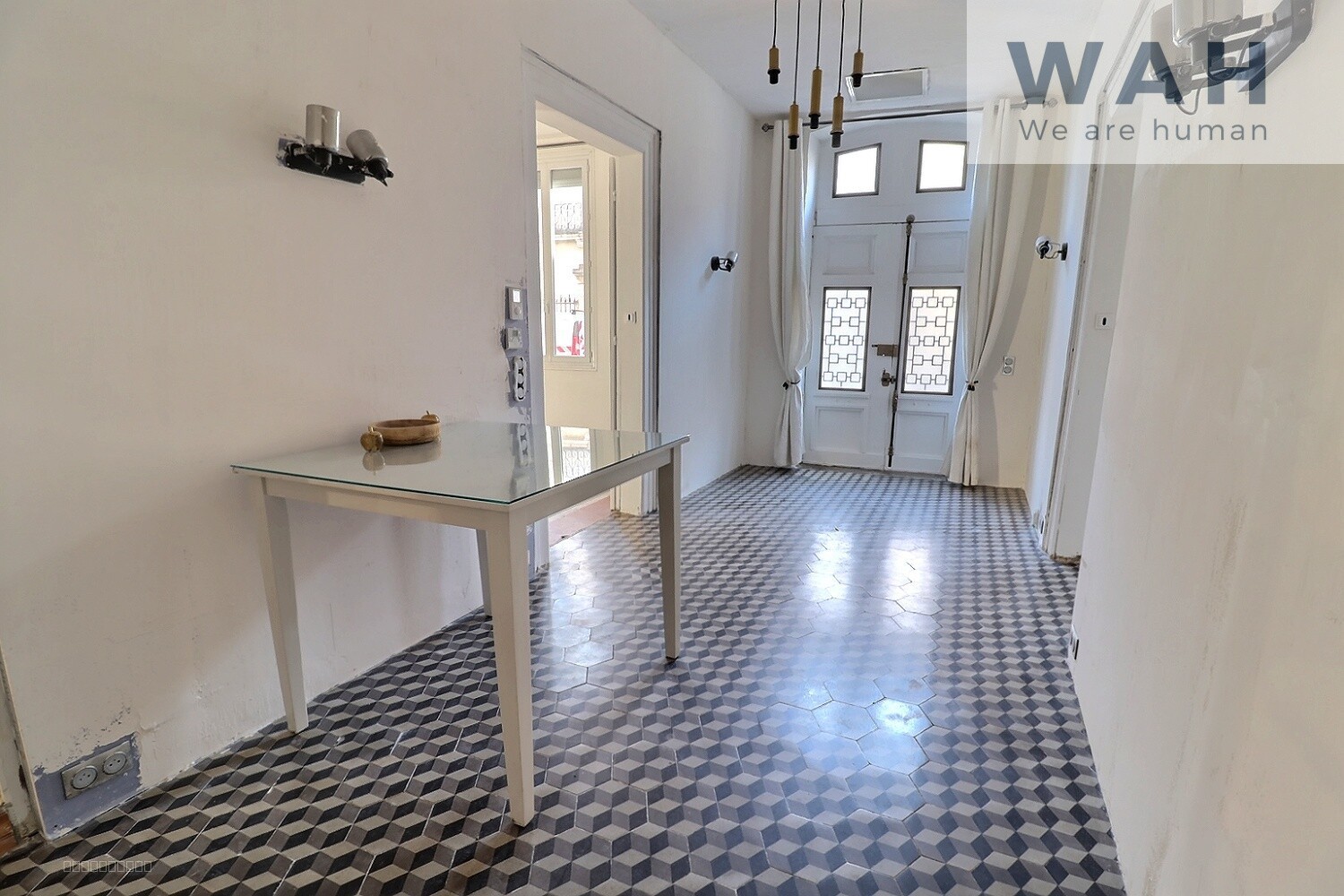 VENTE APPARTEMENT T4 DANS MAISON DE MAÎTRE 4 PIECES AVEC COUR À PLAISSAN 34230 — photo 2