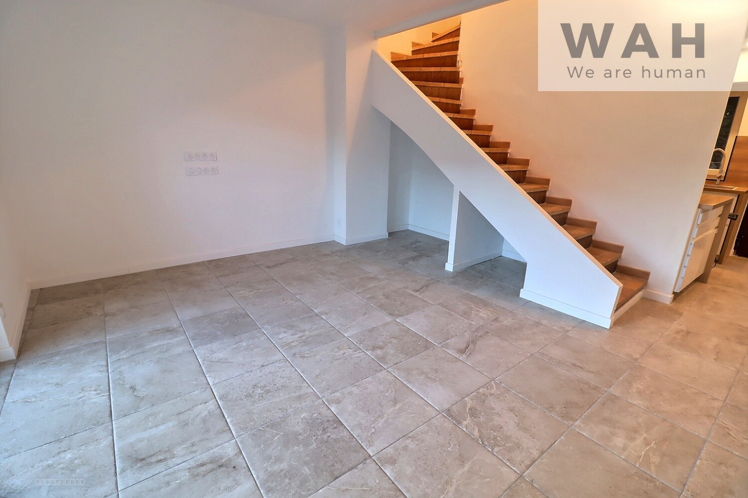 VENTE MAISON DE VILLAGE 5 PIECES 34490 THEZAN LES BEZIERS — photo 2