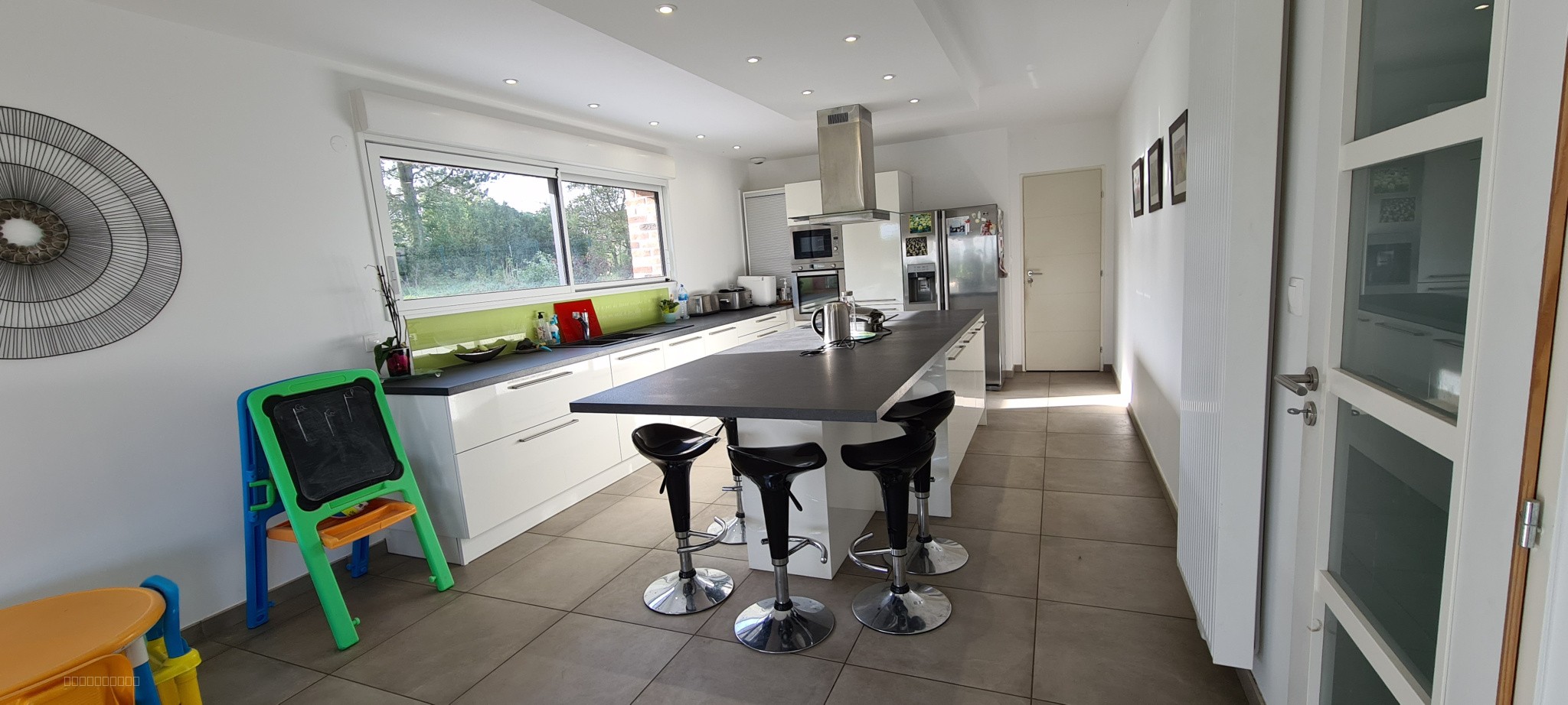 Maison contemporaine DPE A de 215 m2 sur terrain de 2000 m2 à Carency — photo 6