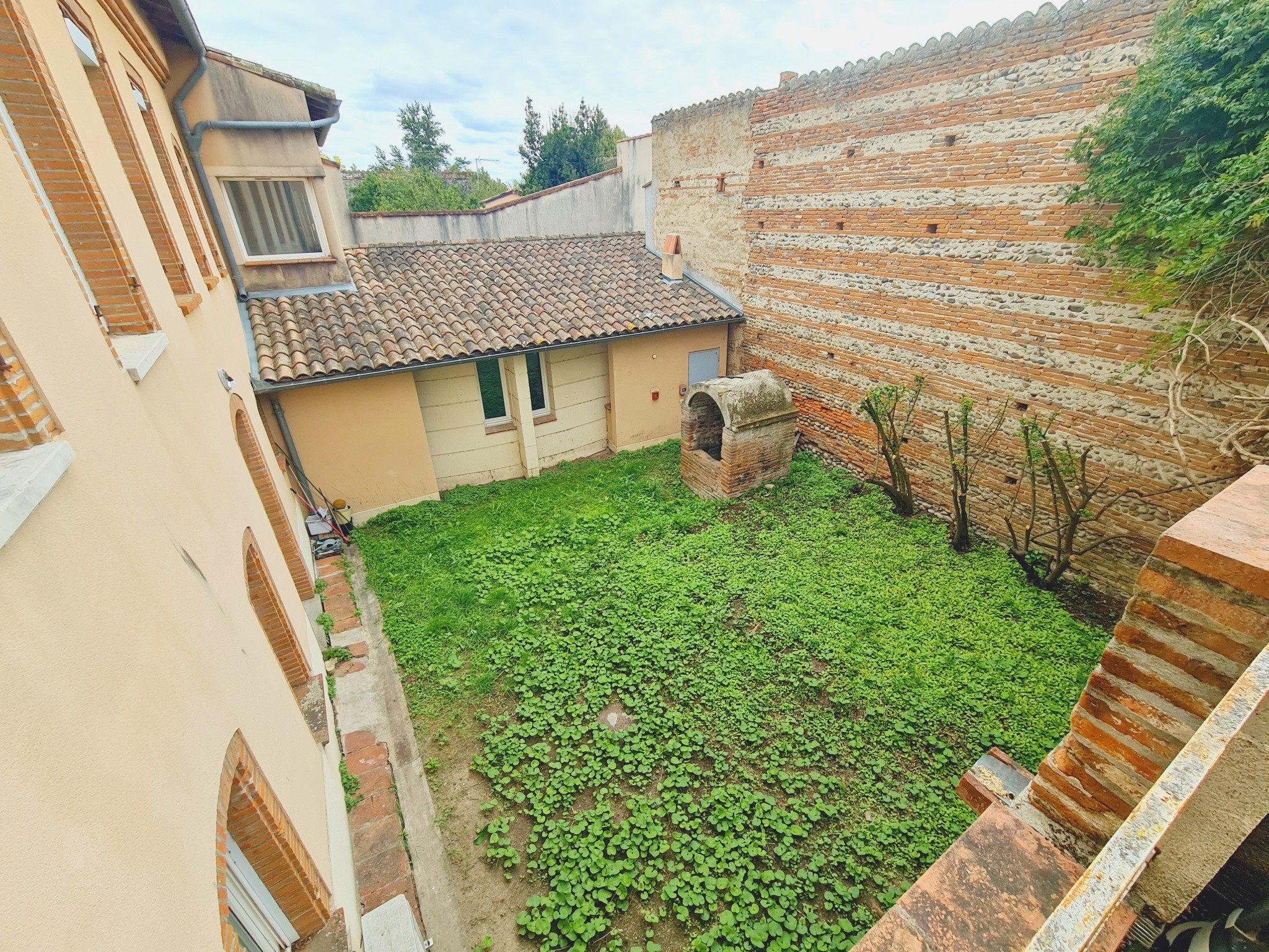 Magnifique  bâtisse ancienne rénovée de 656m2 cours intérieur — photo 10
