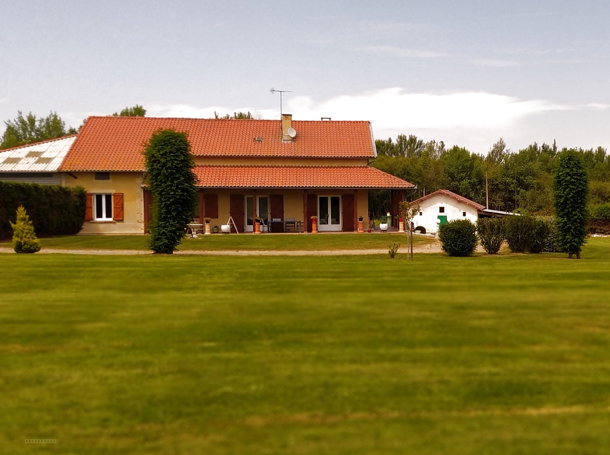 Maison de 123m2 sur un terrain de 1ha350 avec plan d'eau — photo 2