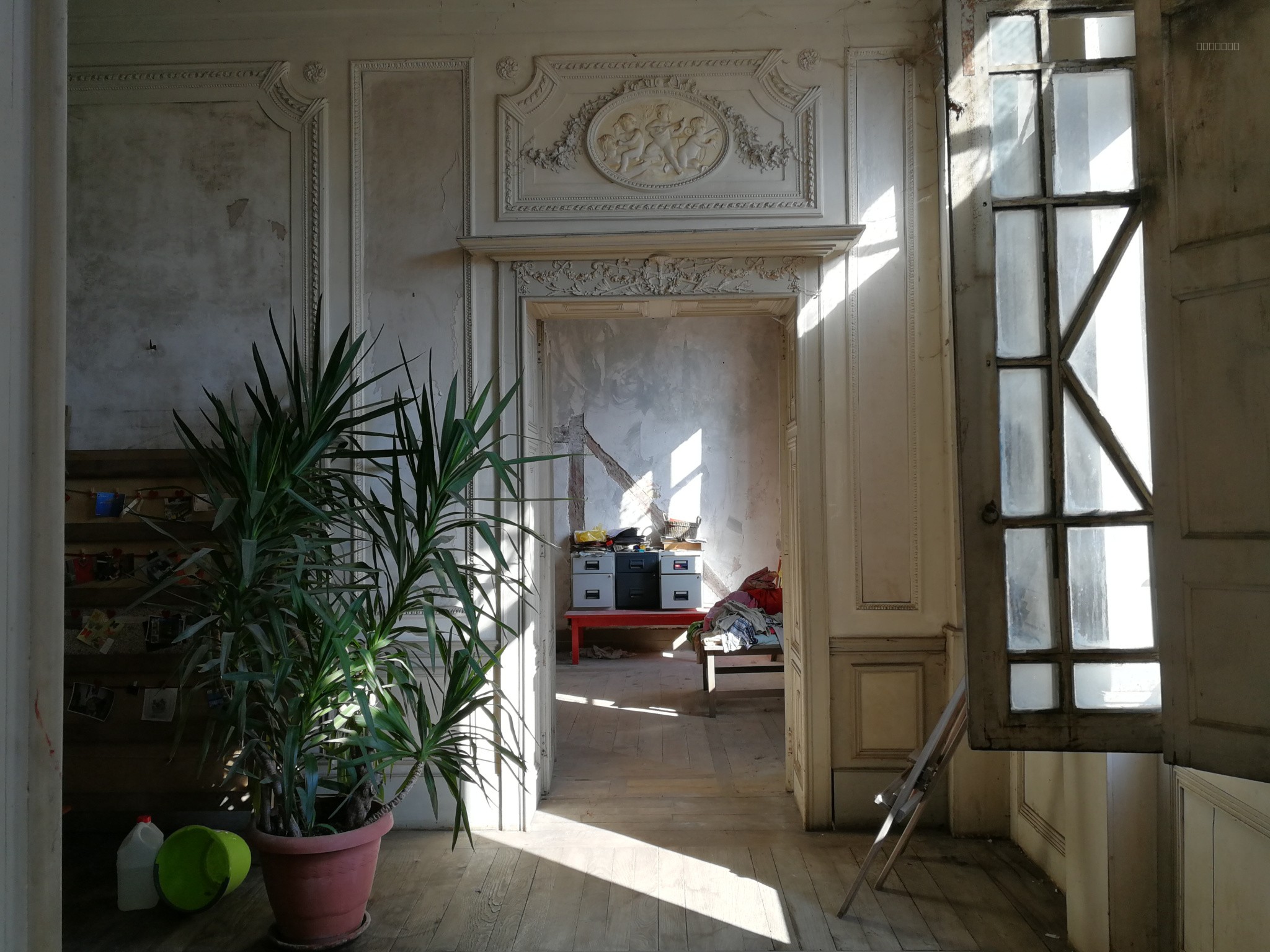 MAGINFIQUE BATISSE  de 800m2 à rénover avec jardin — photo 3
