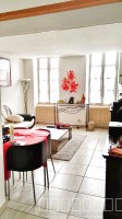 Ensemble immobilier composé de deux bâtiments avec 3 logements et un local commercial — photo 2