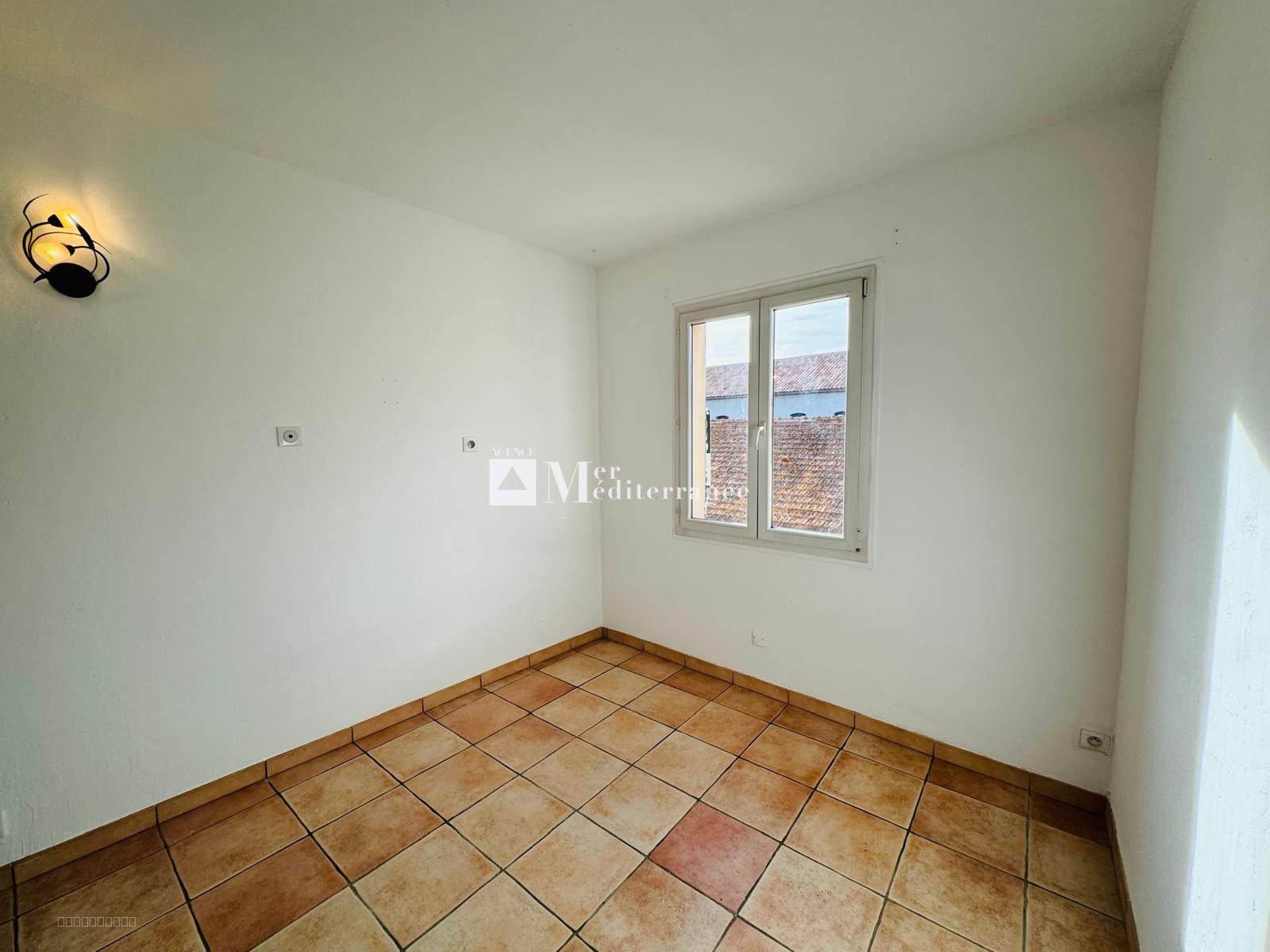 À VENDRE - APPARTEMENT EN DUPLEX T4 SITUÉ EN PLEIN CENTRE-VILLE DE COGOLIN (83310) — photo 4