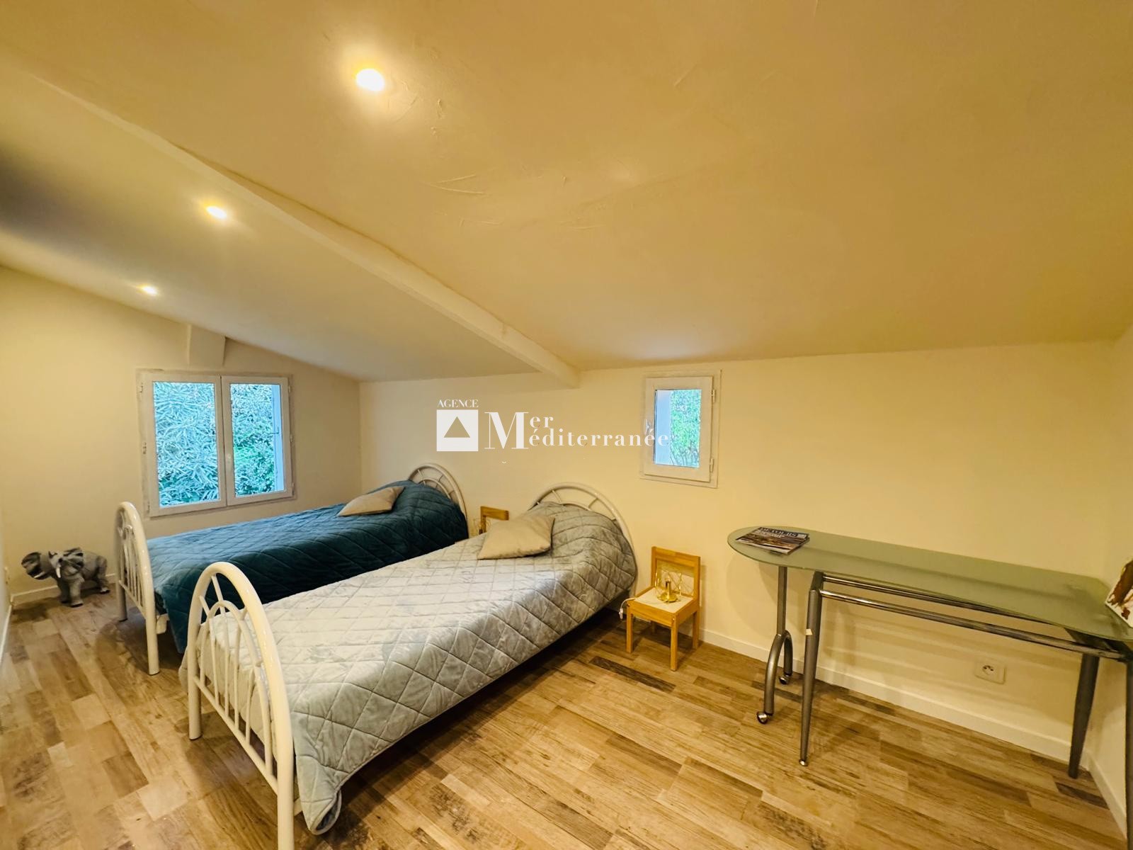 PROPOSÉ UNIQUEMENT PAR NOTRE AGENCE - A VENDRE - MAISON 5 PIECES DE 185M2 AVEC UN DOUBLE GARAGE DE 45 M2 A GRI — photo 10