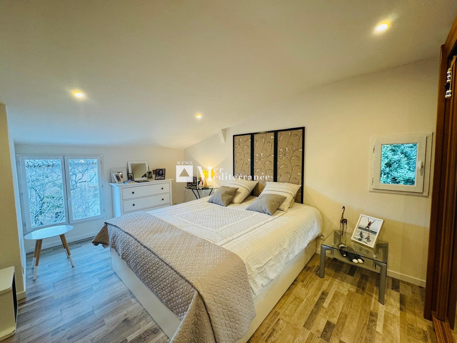 PROPOSÉ UNIQUEMENT PAR NOTRE AGENCE - A VENDRE - MAISON 5 PIECES DE 185M2 AVEC UN DOUBLE GARAGE DE 45 M2 A GRI — photo 6