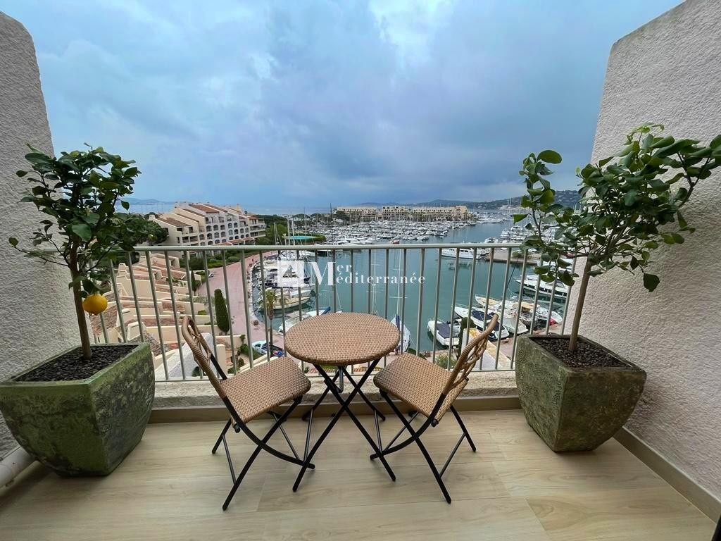 APPARTEMENT DE 3 PIECES EN DUPLEX VUE MER - LES MARINES DE COGOLIN (83310) — photo 2