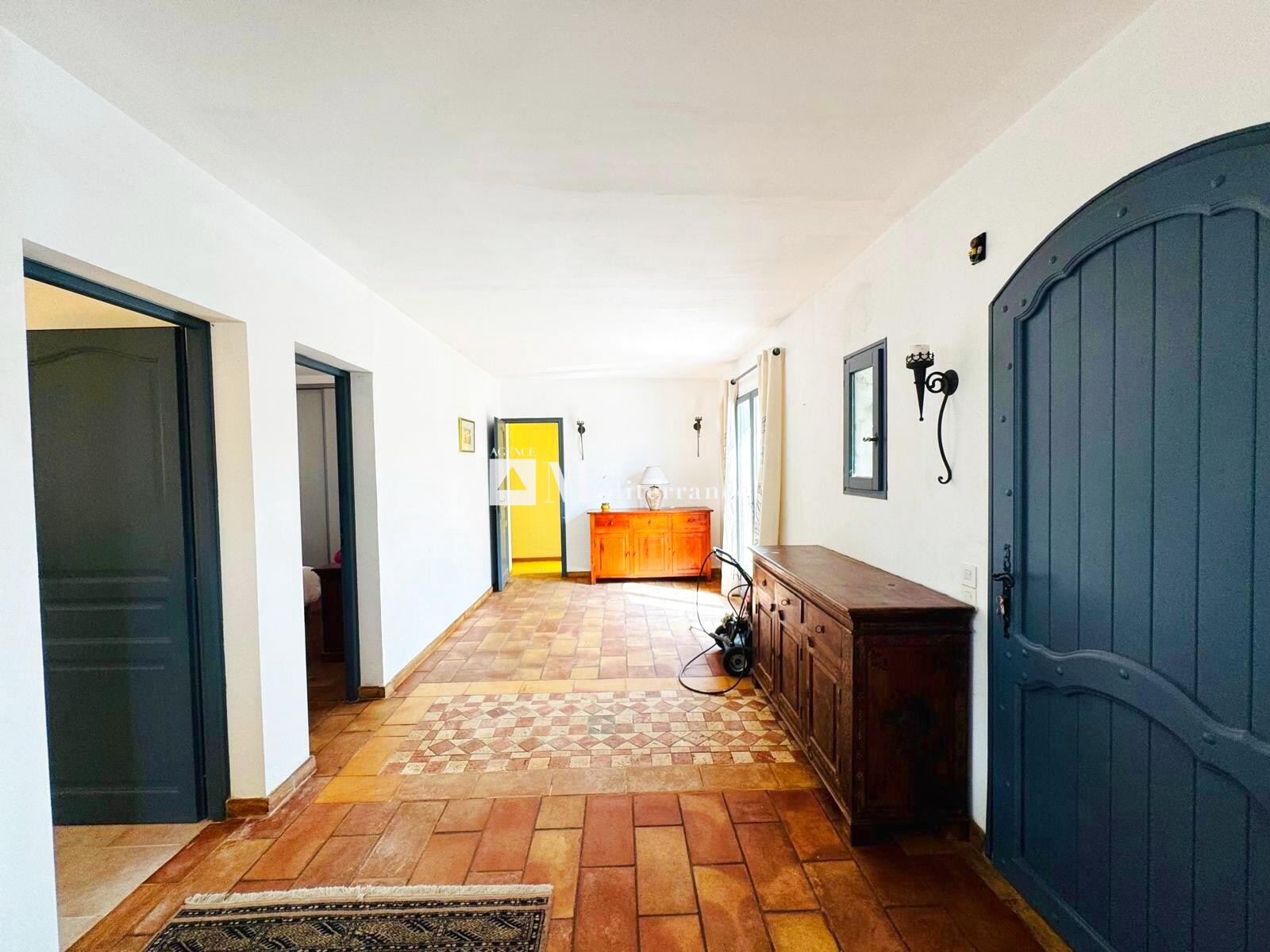 A VENDRE - VILLA 6 PIECES LES ISSAMBRES 150m2 AVEC UNE VUE DEGAGEE - 83380 LES ISSAMBRES — photo 8