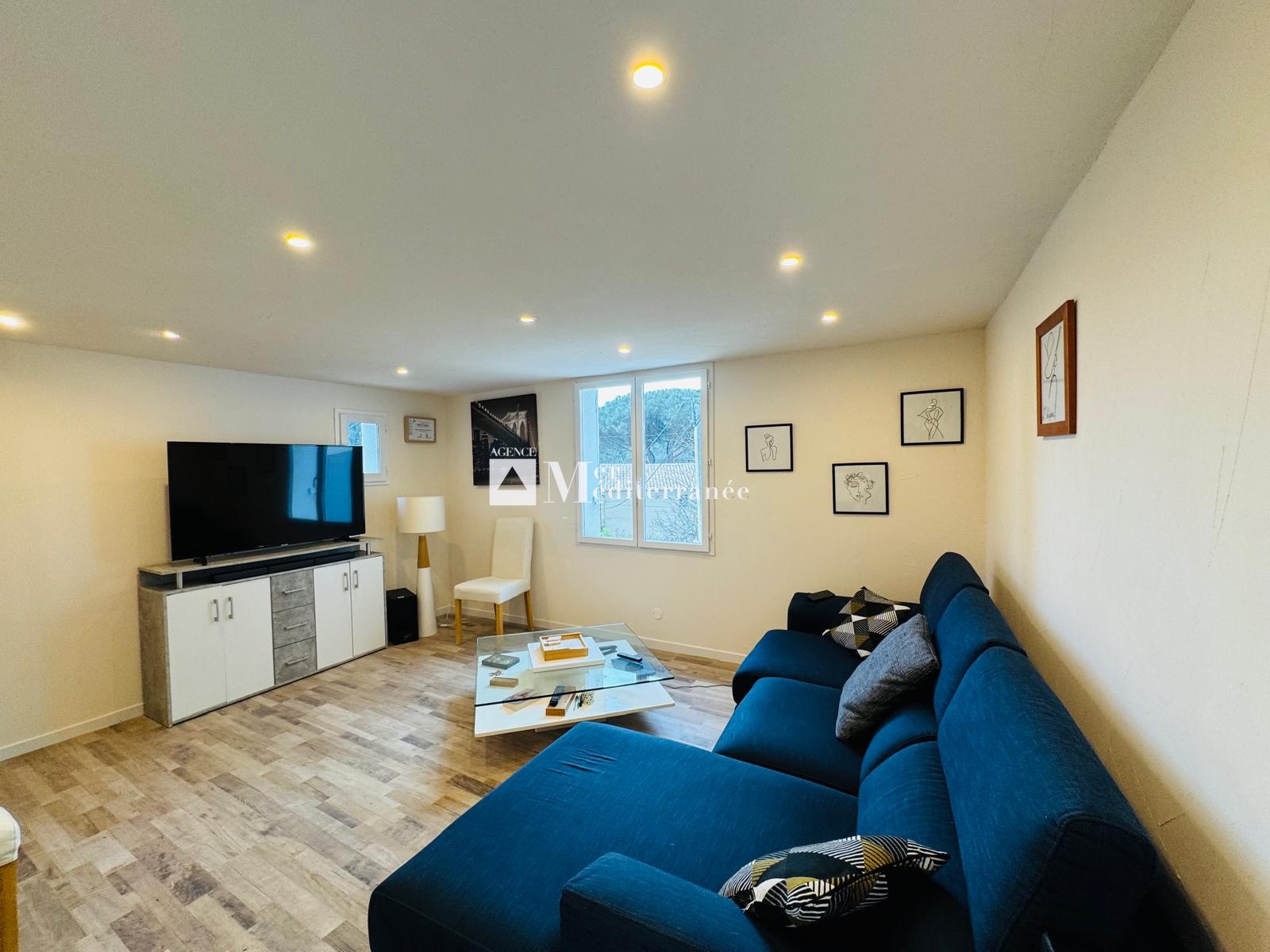 PROPOSÉ UNIQUEMENT PAR NOTRE AGENCE - A VENDRE - MAISON 5 PIECES DE 185M2 AVEC UN DOUBLE GARAGE DE 45 M2 A GRI — photo 3