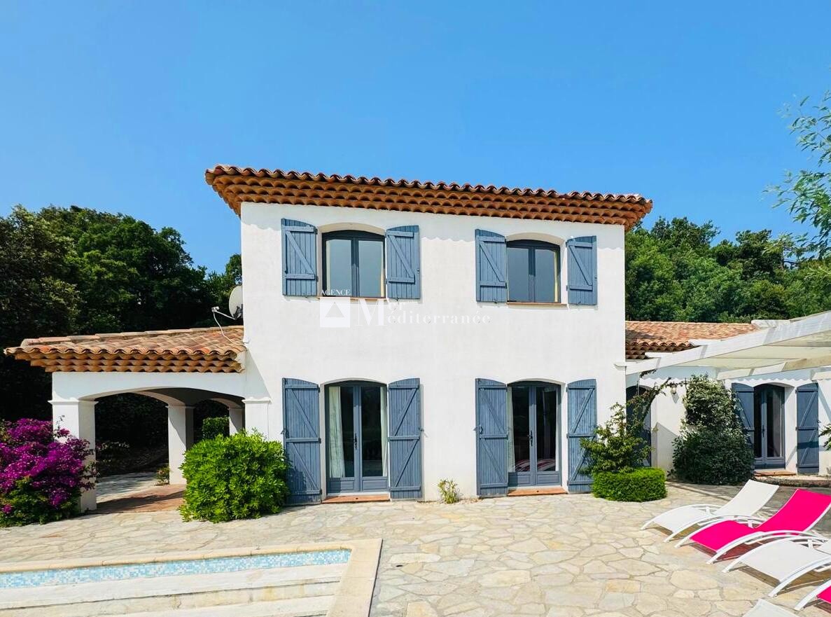 A VENDRE - VILLA 6 PIECES LES ISSAMBRES 150m2 AVEC UNE VUE DEGAGEE - 83380 LES ISSAMBRES — photo 2