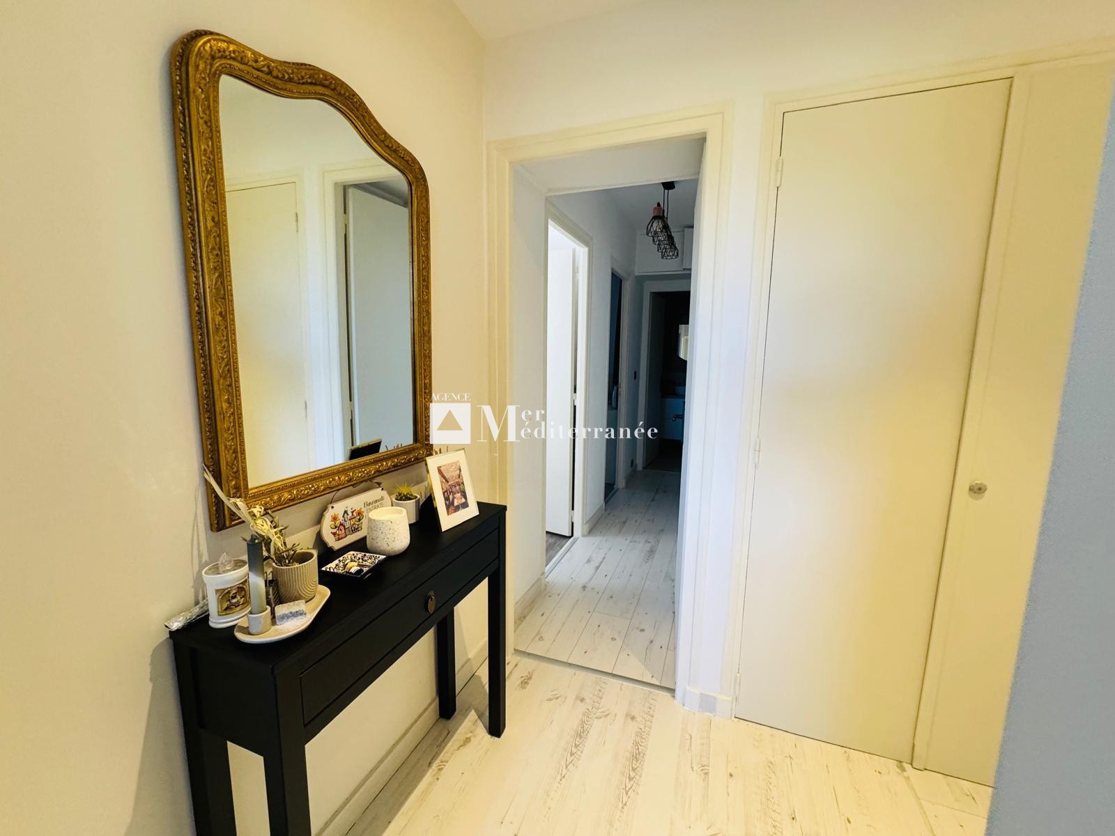 A VENDRE - CHARMANT APPARTEMENT RÉNOVÉ DE 3 PIÈCES DANS UNE RÉSIDENCE À COGOLIN — photo 8