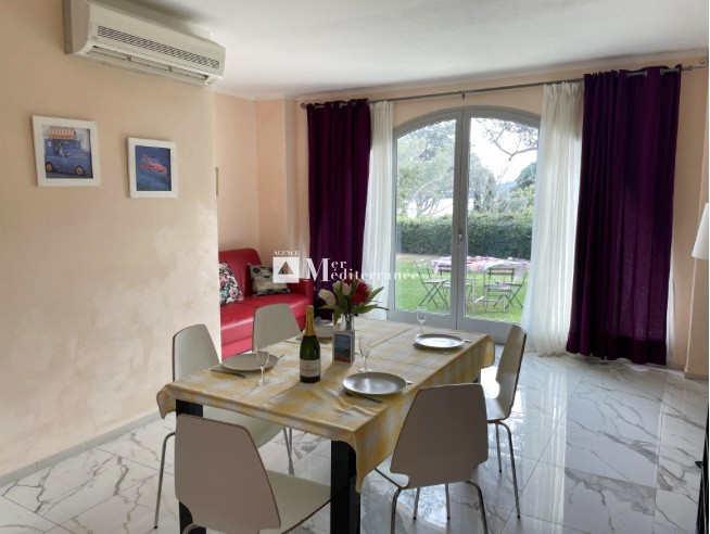 PROPOSÉ UNIQUEMENT PAR NOTRE AGENCE - APPARTEMENT 'MIMOSA' VUE MER A VENDRE A GRIMAUD (83310) — photo 1