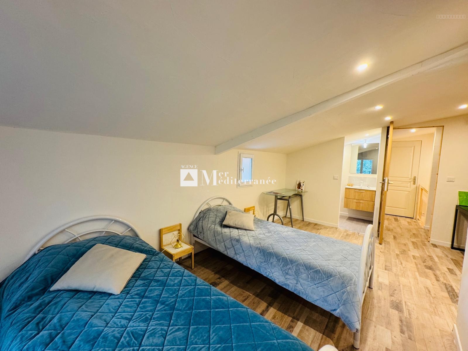 PROPOSÉ UNIQUEMENT PAR NOTRE AGENCE - A VENDRE - MAISON 5 PIECES DE 185M2 AVEC UN DOUBLE GARAGE DE 45 M2 A GRI — photo 11