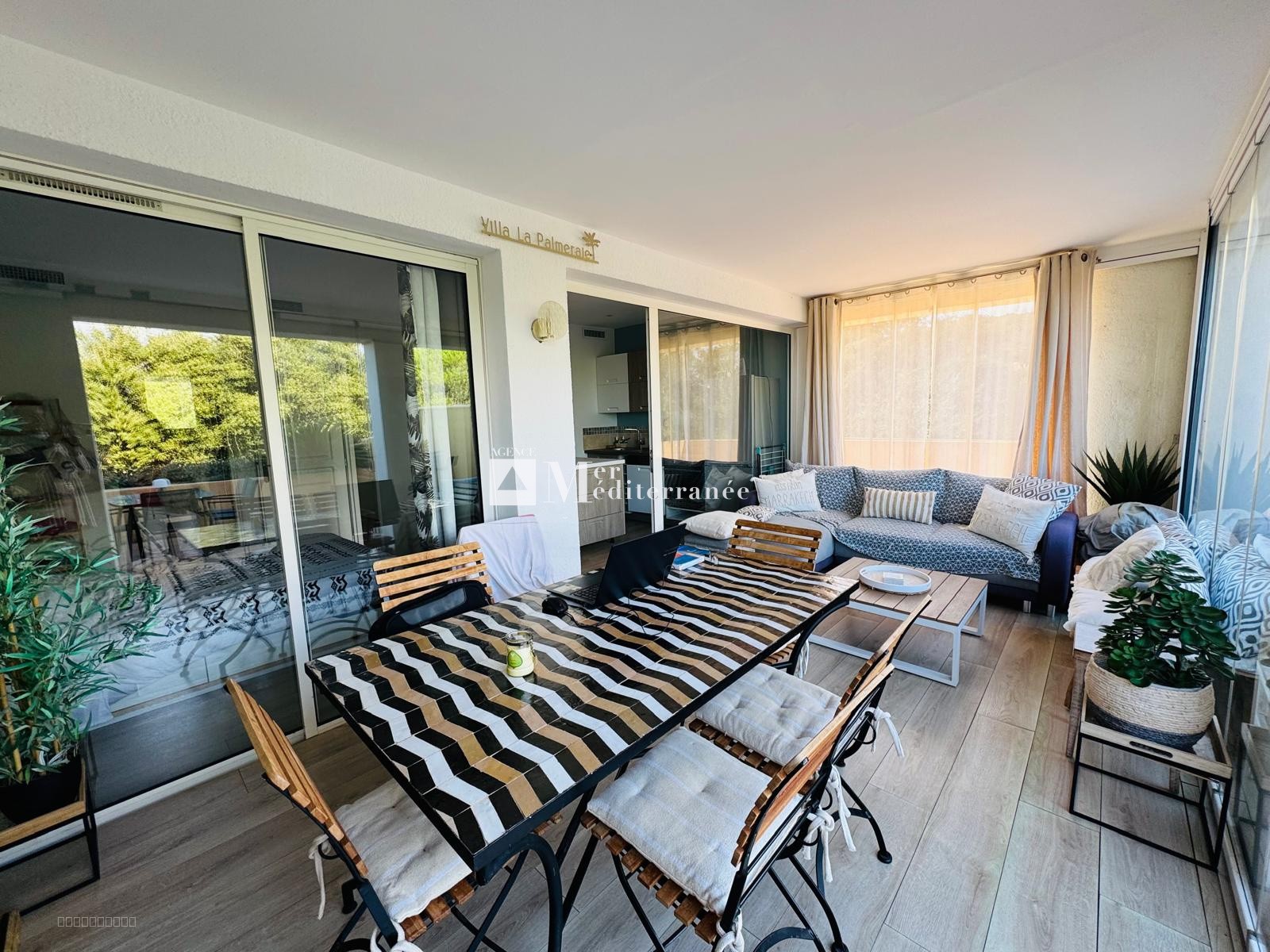 A VENDRE - APPARTEMENT 4 PIÈCES EN REZ-DE-CHAUSSÉE, SITUÉ DANS UN DOMAINE SÉCURISÉ AVEC VUE SUR LA MER (83310 — photo 4