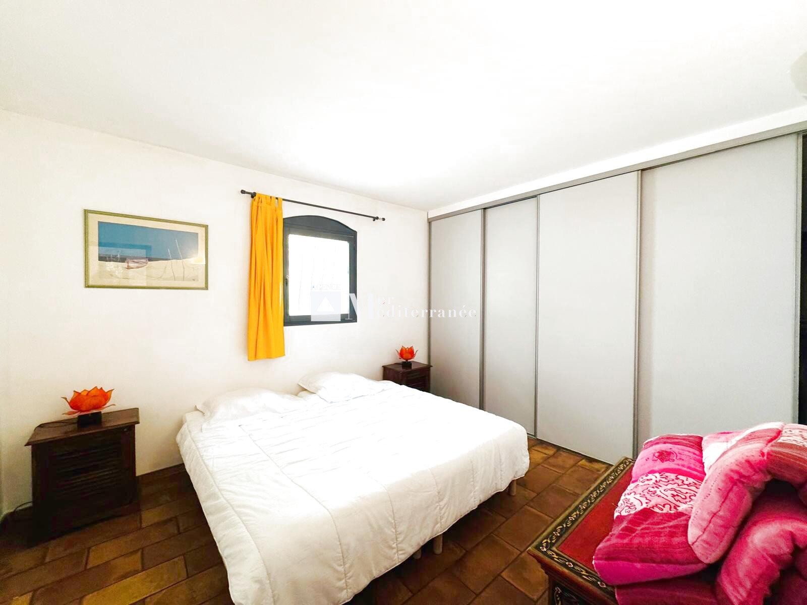 A VENDRE - VILLA 6 PIECES LES ISSAMBRES 150m2 AVEC UNE VUE DEGAGEE - 83380 LES ISSAMBRES — photo 14