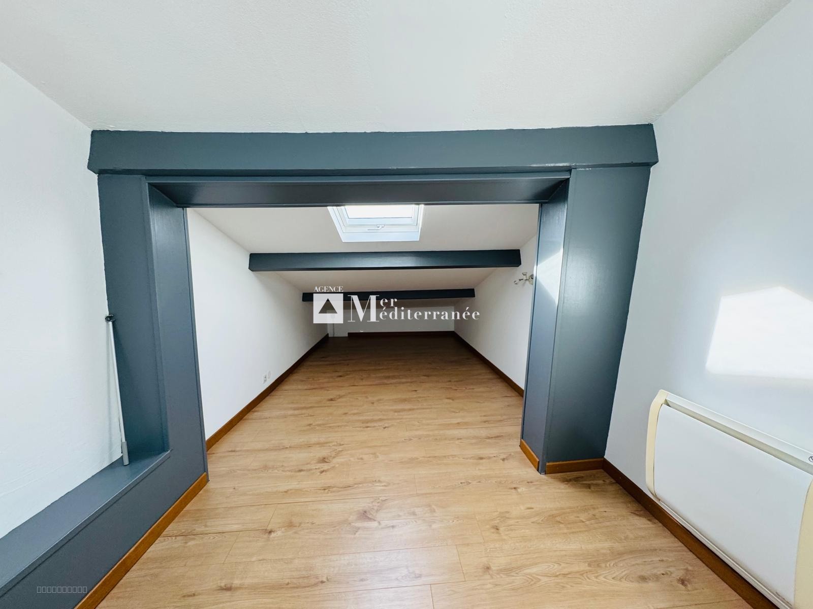À VENDRE - APPARTEMENT EN DUPLEX T4 SITUÉ EN PLEIN CENTRE-VILLE DE COGOLIN (83310) — photo 6