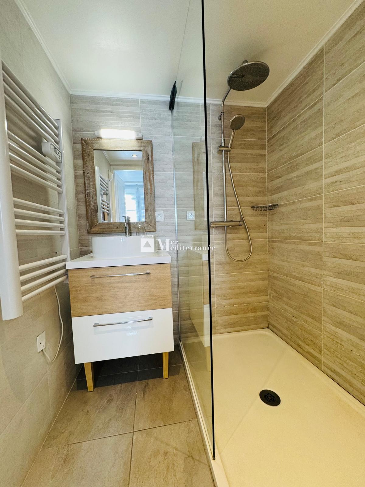 A VENDRE - APPARTEMENT 4 PIÈCES EN REZ-DE-CHAUSSÉE, SITUÉ DANS UN DOMAINE SÉCURISÉ AVEC VUE SUR LA MER (83310 — photo 11