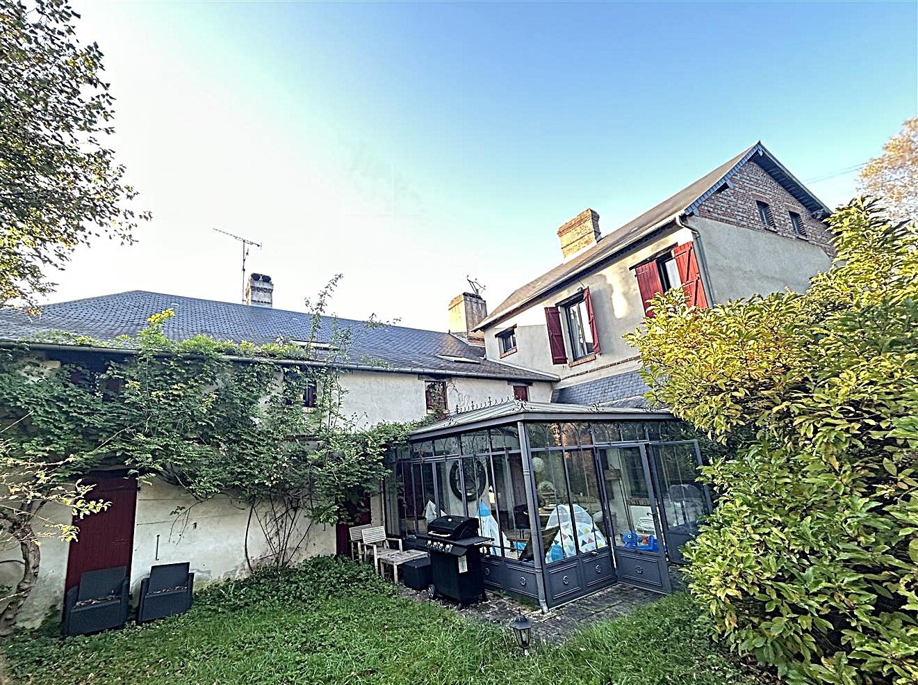 Très jolie propriété de caractère composée d'une maison d'habitation d'environ 418m2 accompagnée de sa dépenda — photo 2