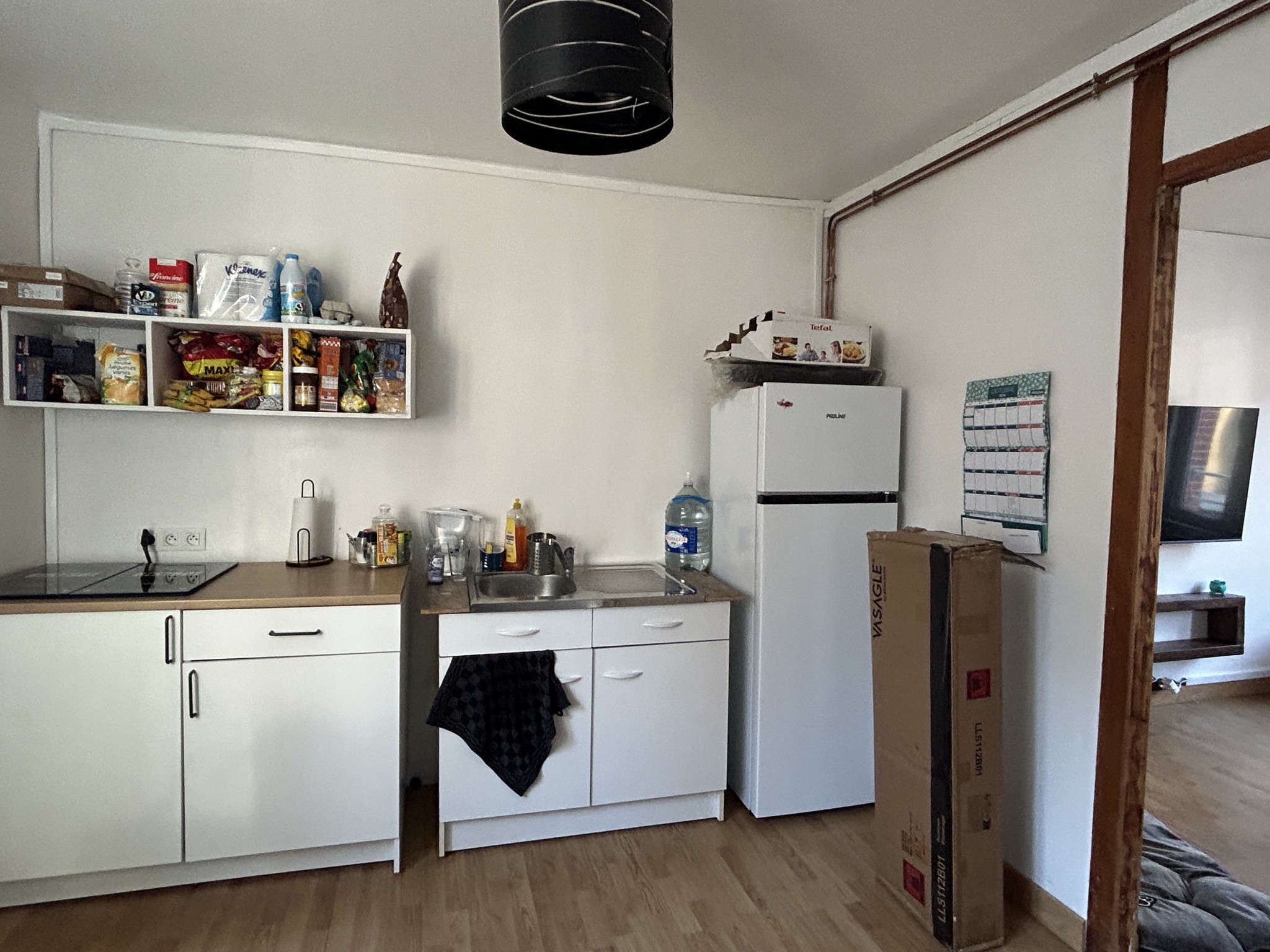 L'agence CAZIN Immobilier vous propose à la location cet appartement rénové composé de la manière suivante : A — photo 10