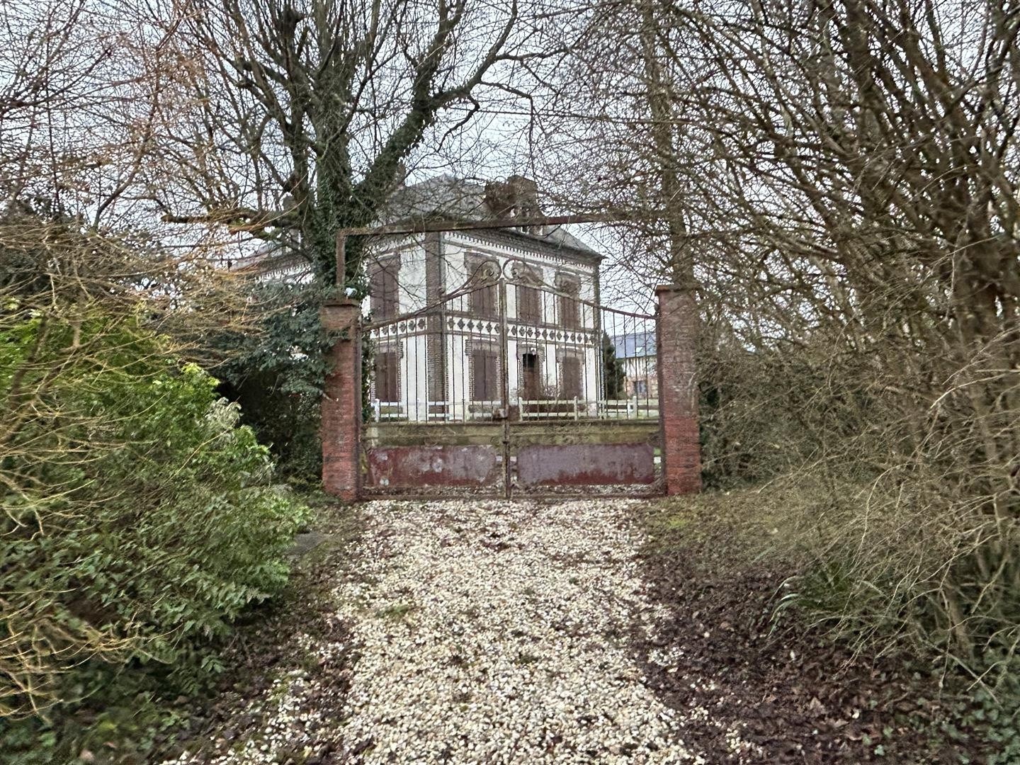 Très jolie propriété de caractère composée d'une maison d'habitation d'environ 418m2 accompagnée de sa dépenda — photo 18