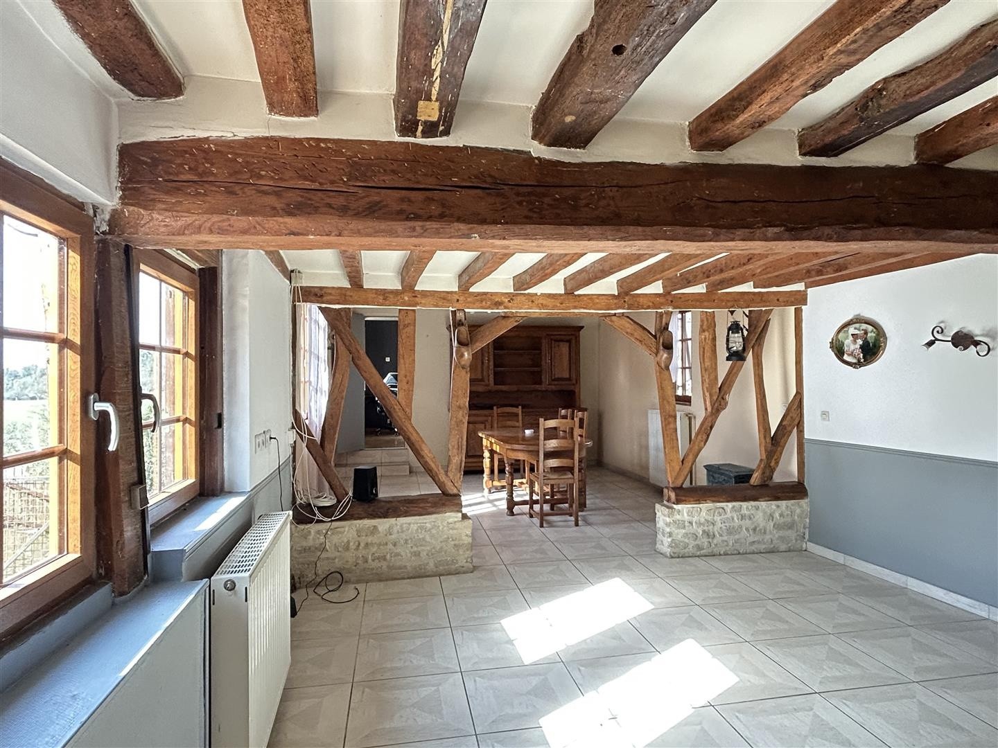 Non loin du centre ville de Vimoutiers, cette propriété vous offre une maison d'habitation d'environ 105m2 + c — photo 6