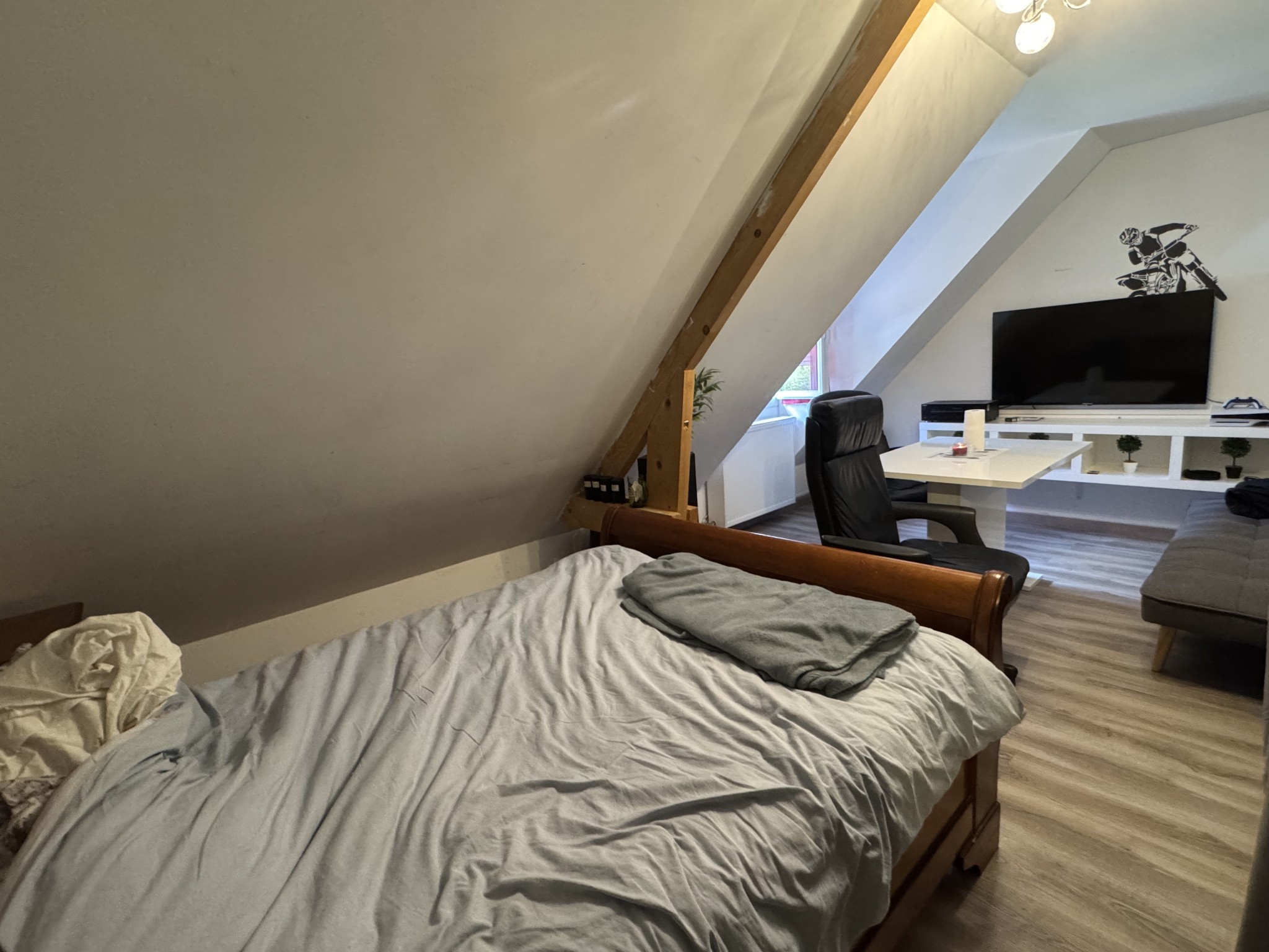 Proposée par Cazin Immobilier Située entre Vimoutiers et Gacé, dans un environnement paisible et verdoyant, ce — photo 9