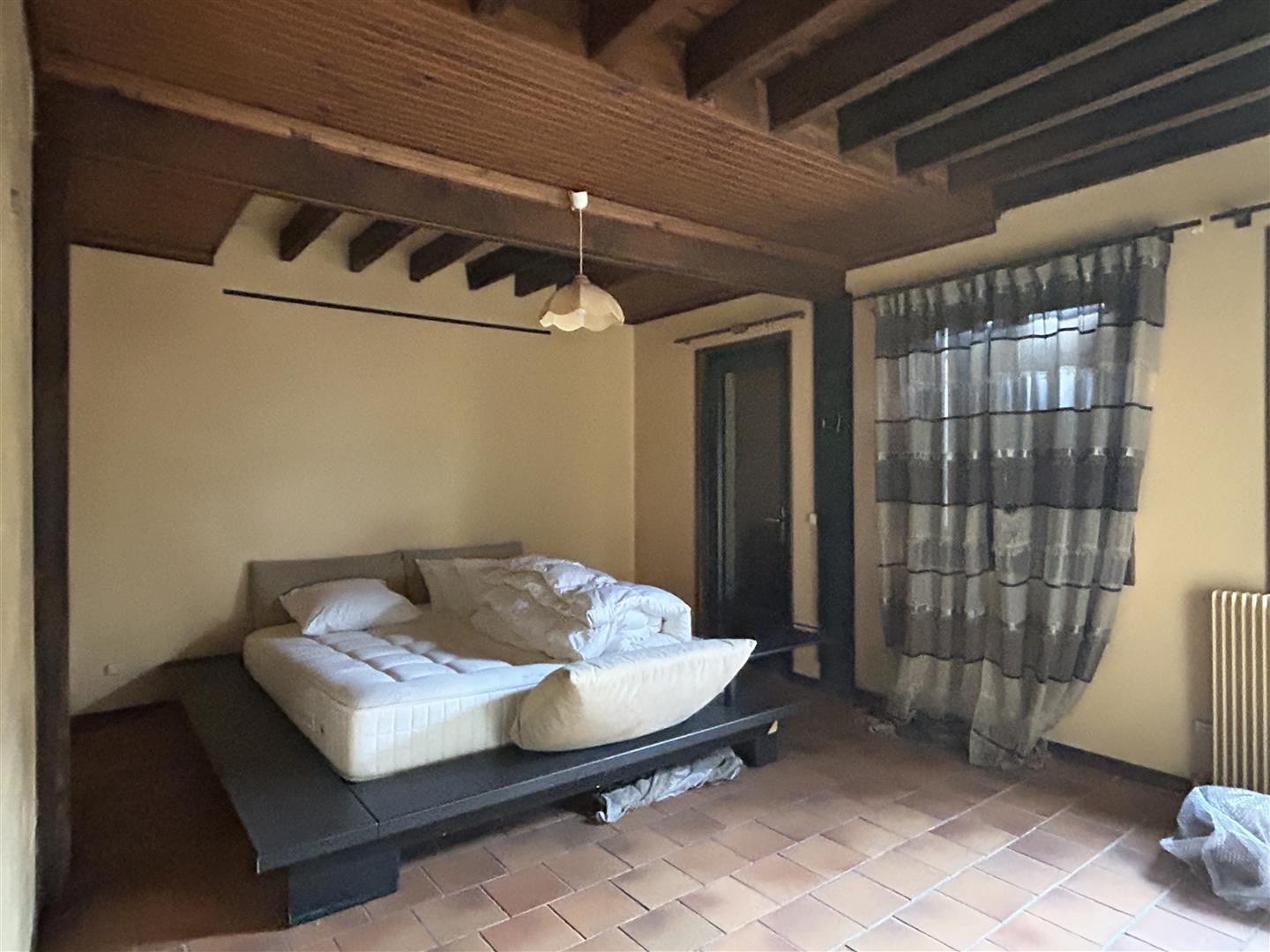 Très jolie propriété de caractère composée d'une maison d'habitation d'environ 418m2 accompagnée de sa dépenda — photo 9