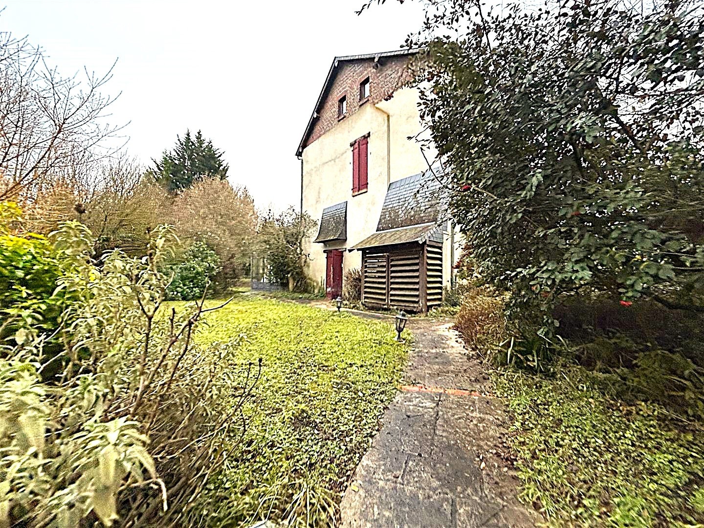 Très jolie propriété de caractère composée d'une maison d'habitation d'environ 418m2 accompagnée de sa dépenda — photo 15