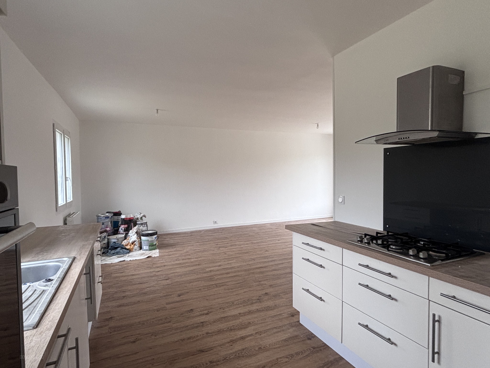 Pavillon de plain-pied rénové avec bel environnement et grand potentiel d'aménagement — photo 4