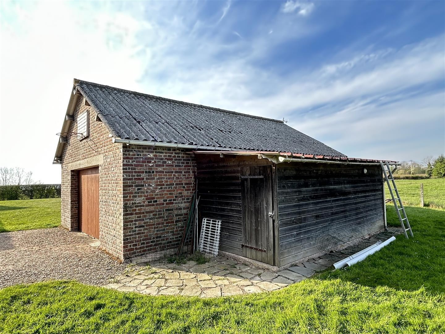 Entre VIMOUTIERS et TRUN, jolie maison de pays construite en briques-colombages avec une extension plus récent — photo 6