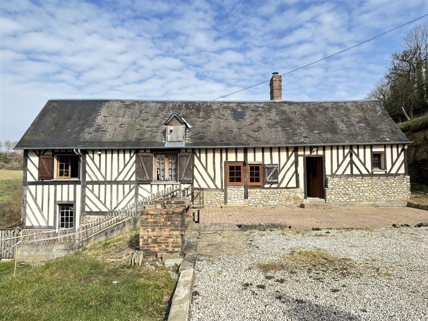 Non loin du centre ville de Vimoutiers, cette propriété vous offre une maison d'habitation d'environ 105m2 + c — photo 10