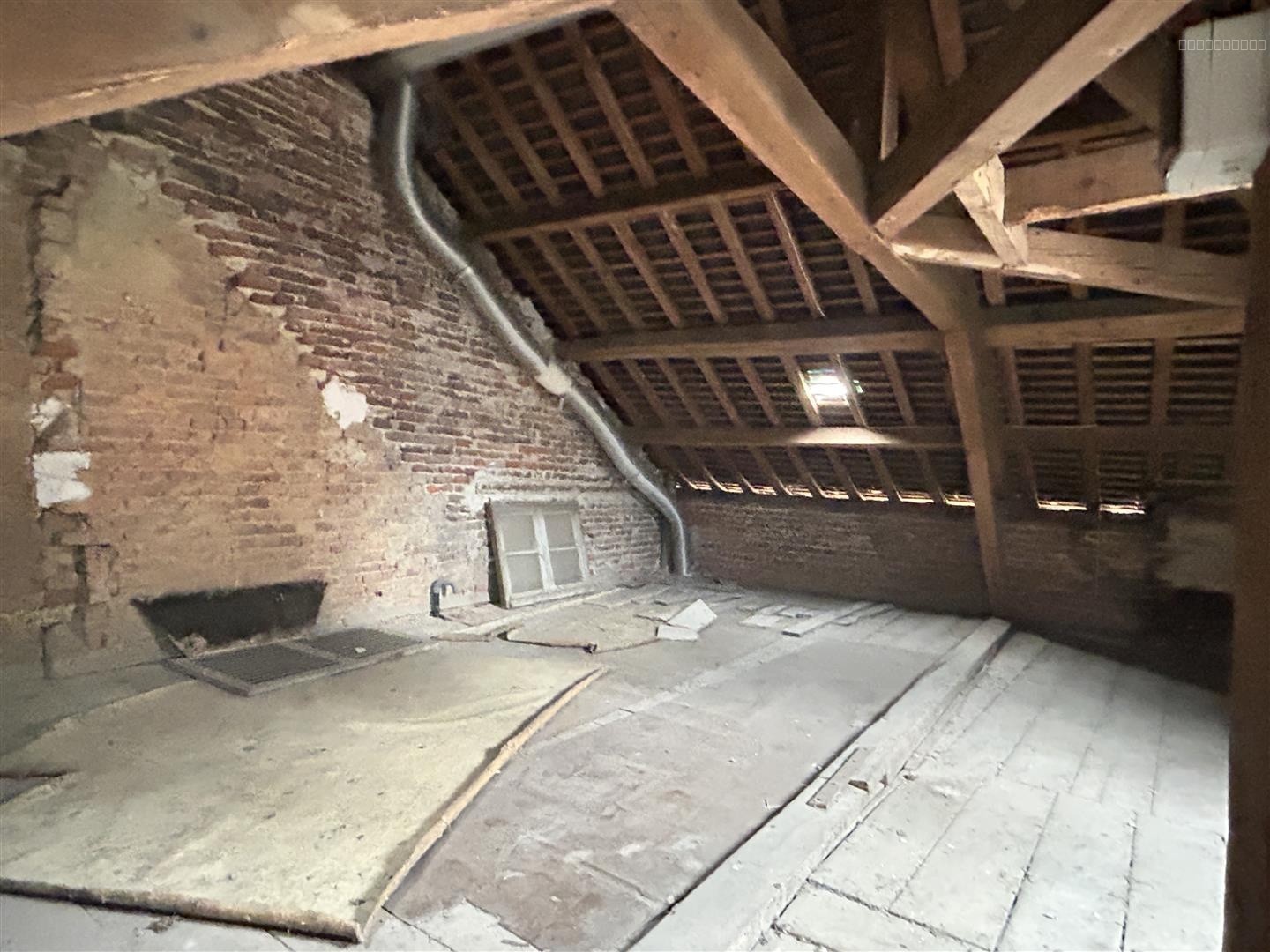 Maison d’habitation à vendre comprenant : Au rez-de-chaussée : une entrée, une chambre d'amis/bureau, wc avec — photo 9