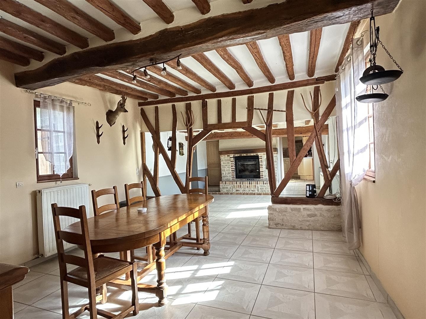Non loin du centre ville de Vimoutiers, cette propriété vous offre une maison d'habitation d'environ 105m2 + c — photo 5