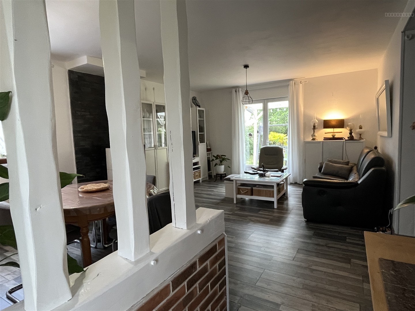Ce beau pavillon cossu, fonctionnel et spacieux vous offre un espace de vie agréable avec sa possibilité de vi — photo 9
