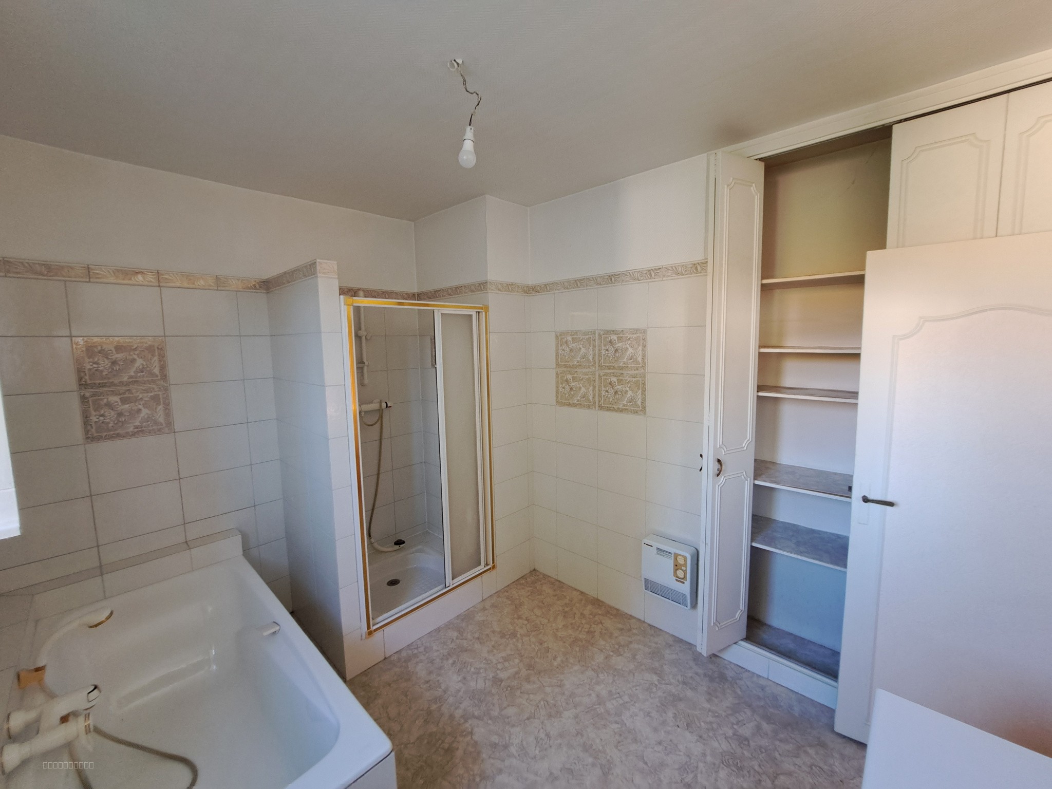 Maison ancienne à rafraîchir à MAIZIERES LA GRANDE PAROISSE — photo 8
