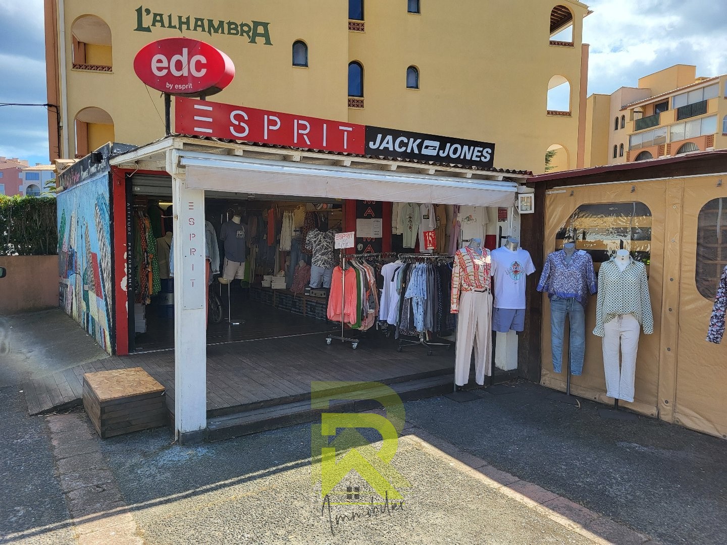 Mûrs commerciaux Le cap d'Agde — photo 2
