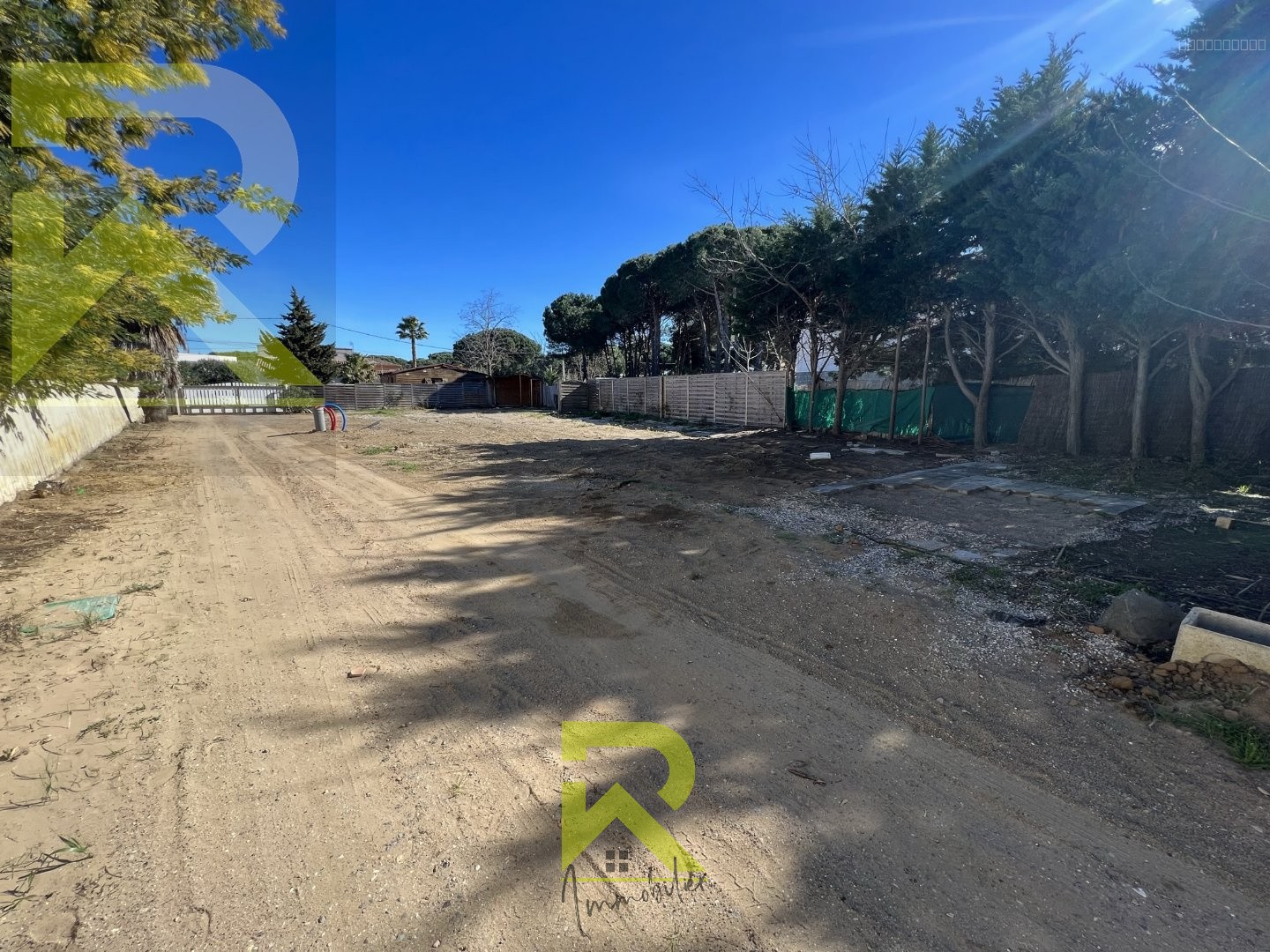 LE GRAU D'AGDE - TERRAIN CONSTRUCTIBLE - VIABILISE + PERMIS CONSTRUIRE — photo 3